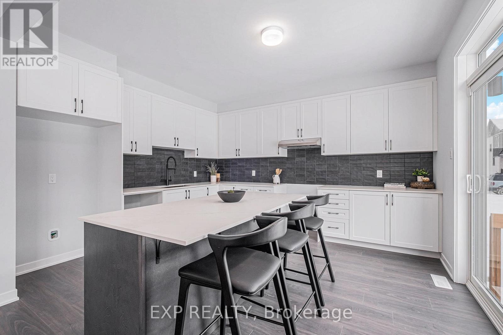 1023 De Pencier Drive