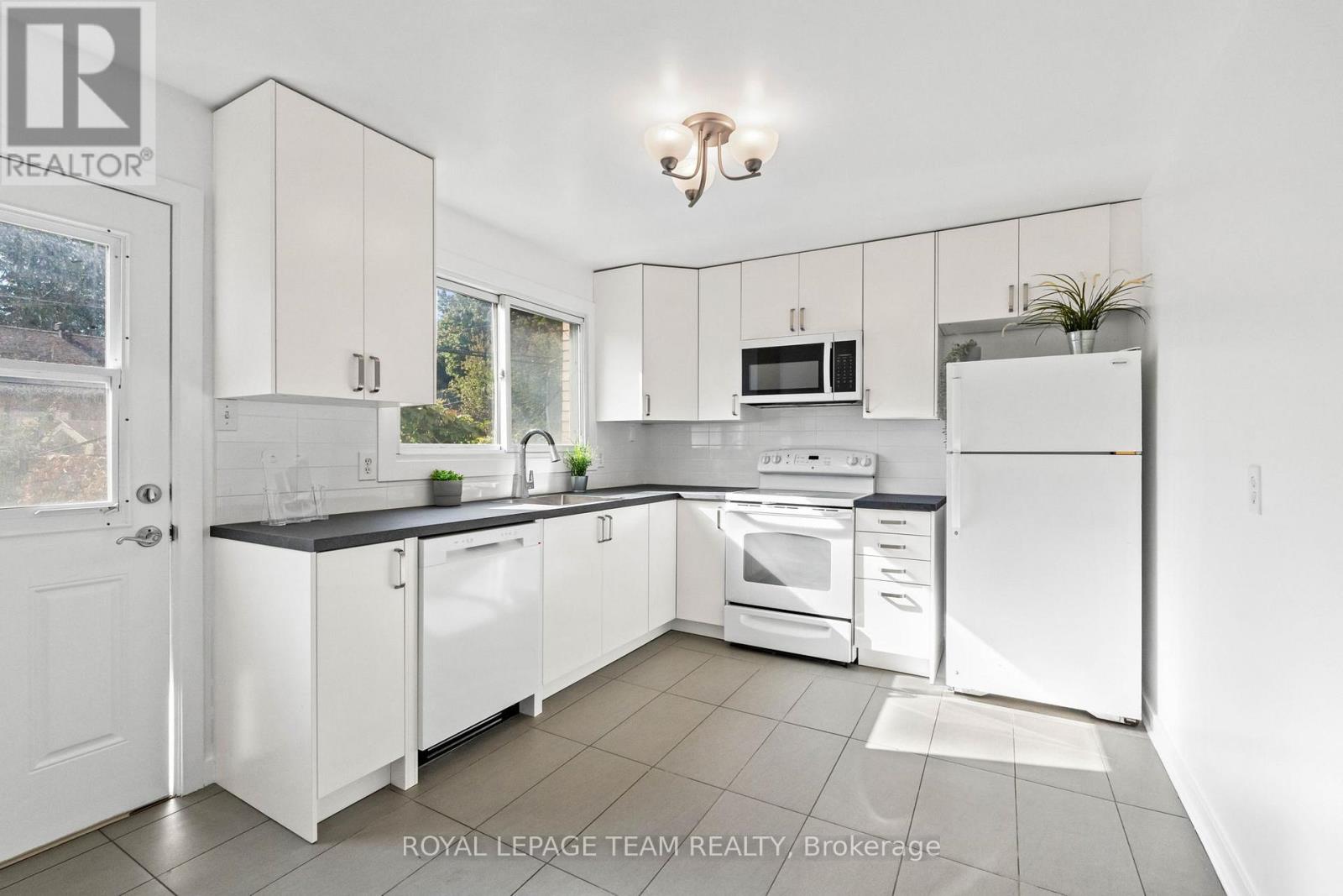 1308 Summerville Avenue