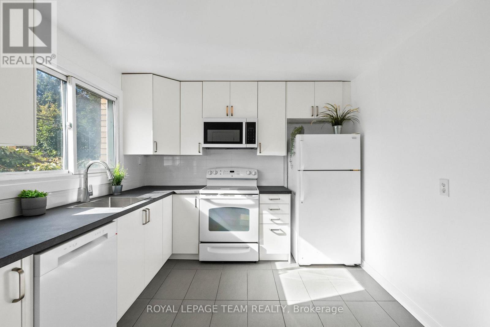 1308 Summerville Avenue