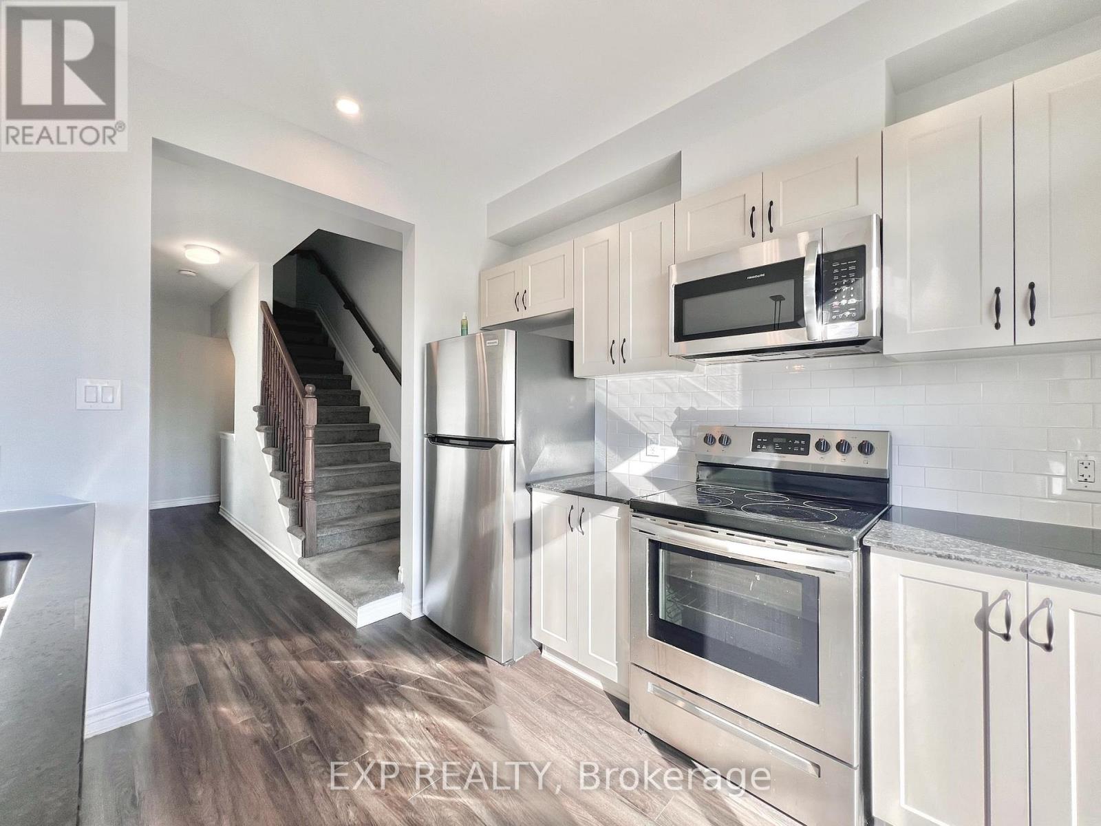 2076 Leinster Circle