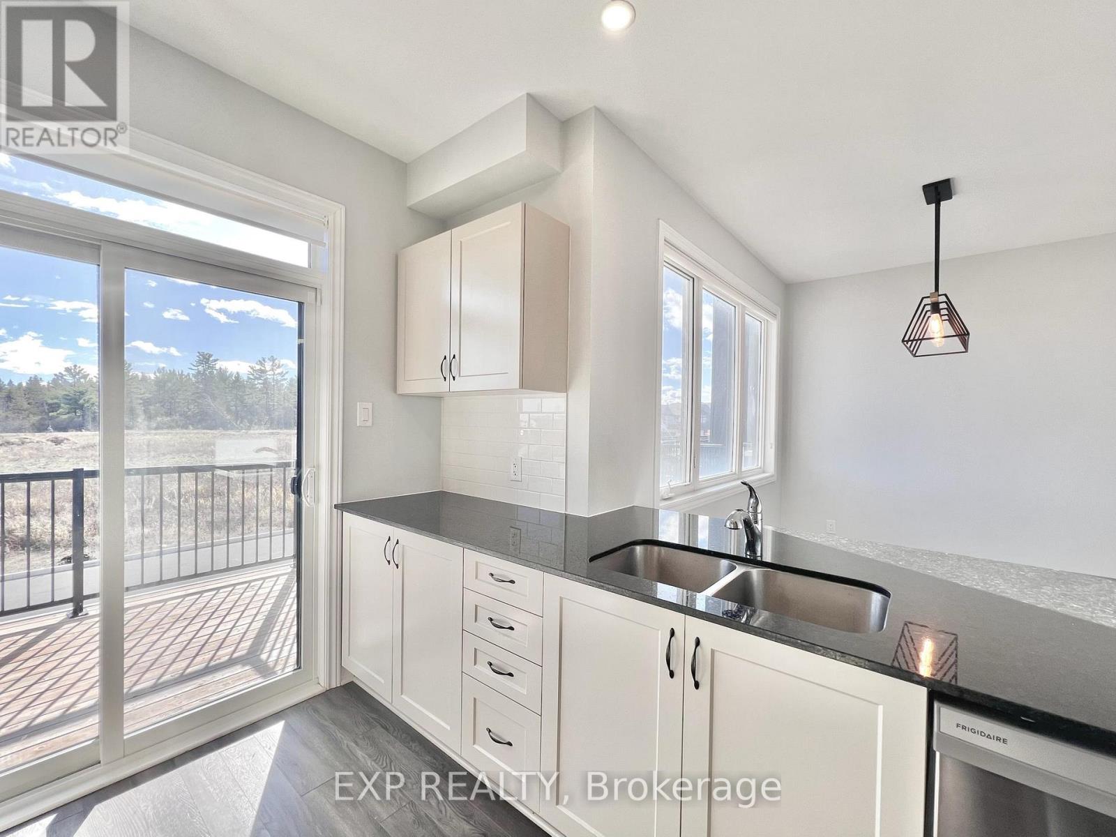 2076 Leinster Circle