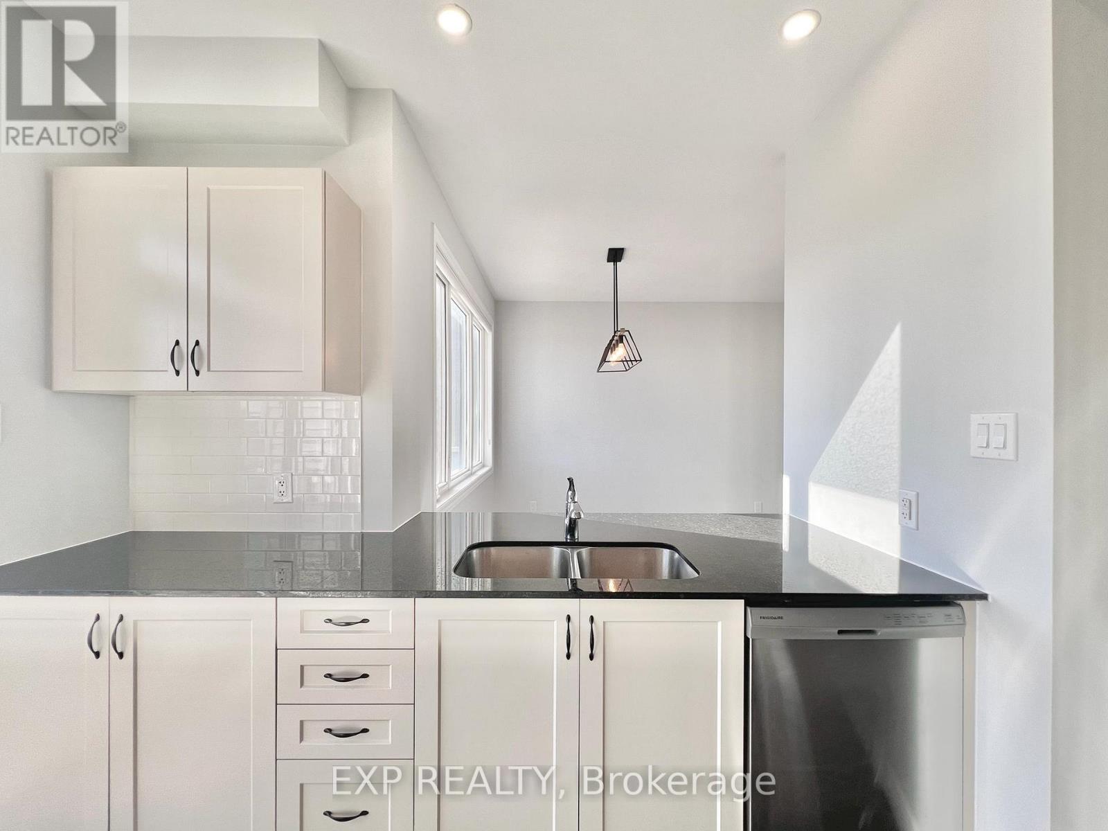 2076 Leinster Circle