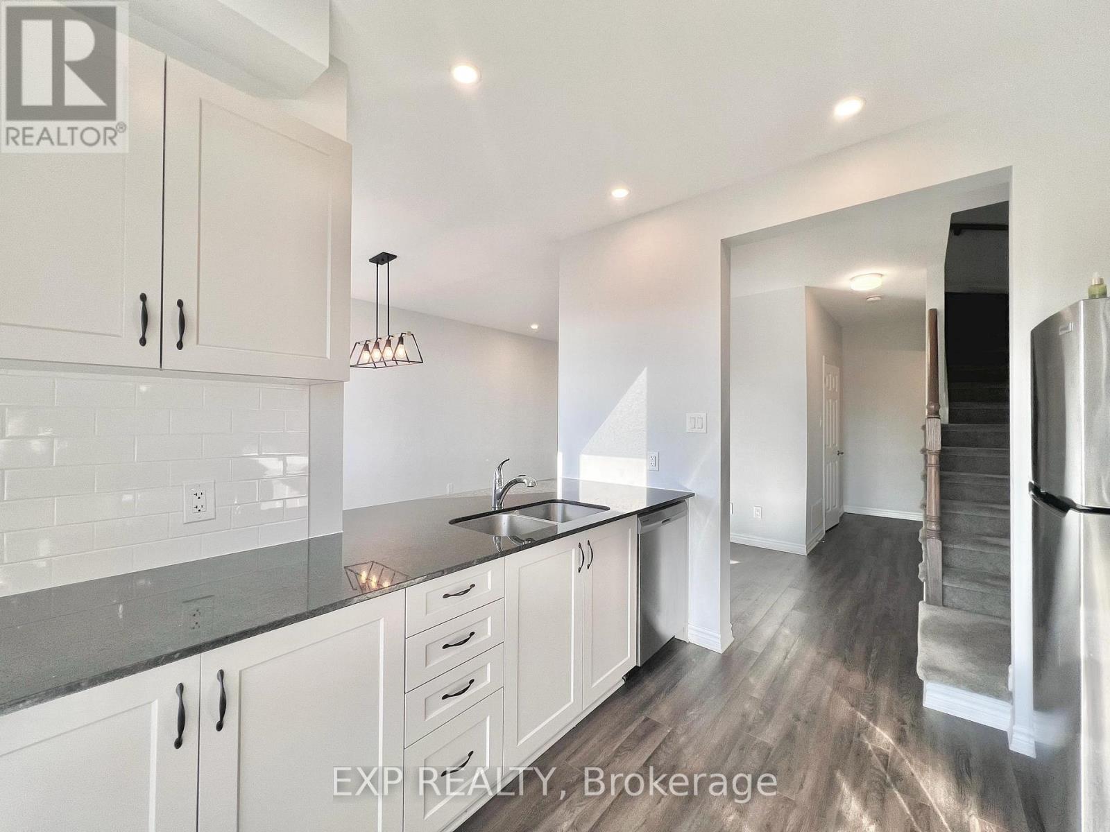 2076 Leinster Circle