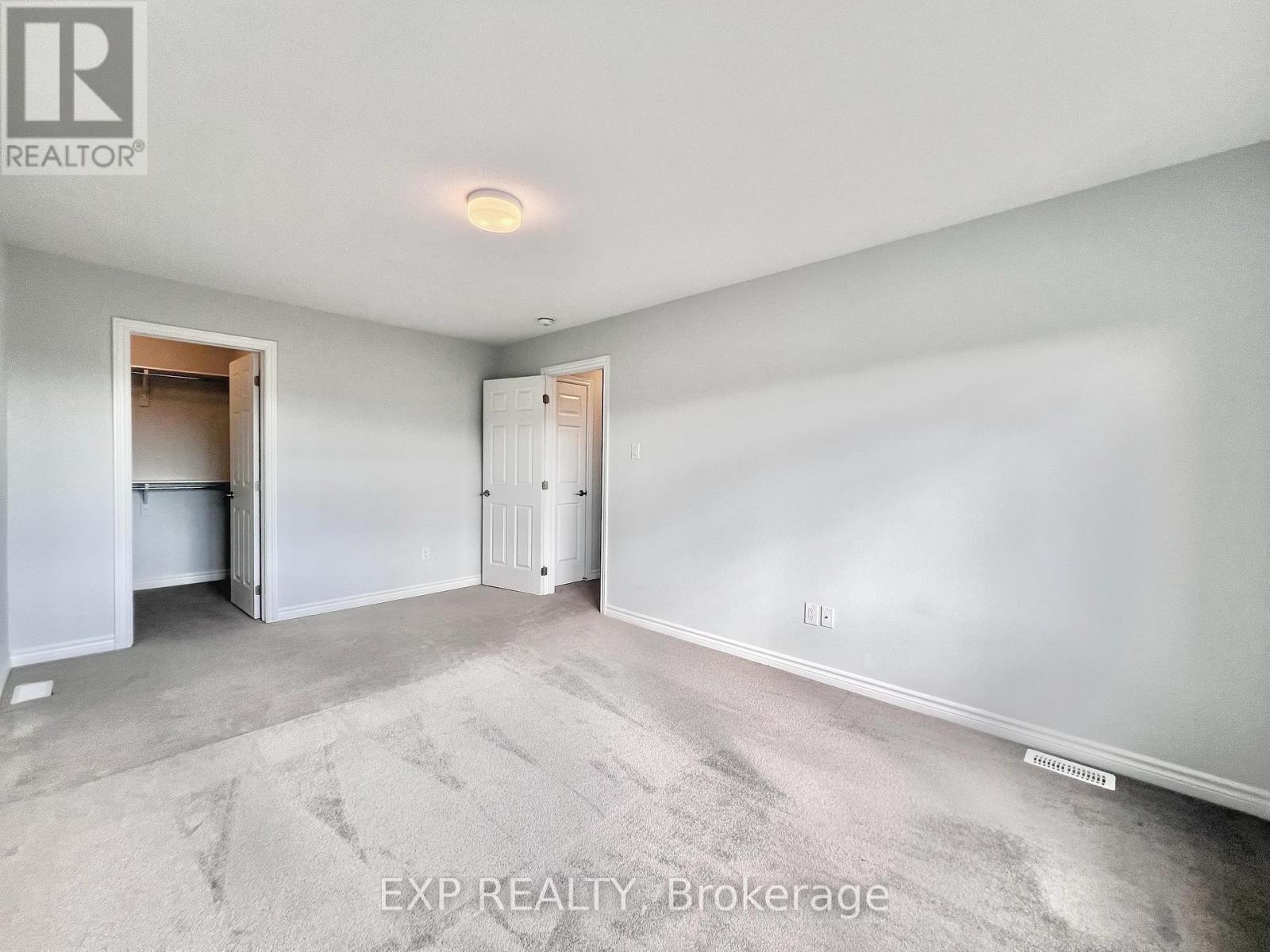 2076 Leinster Circle