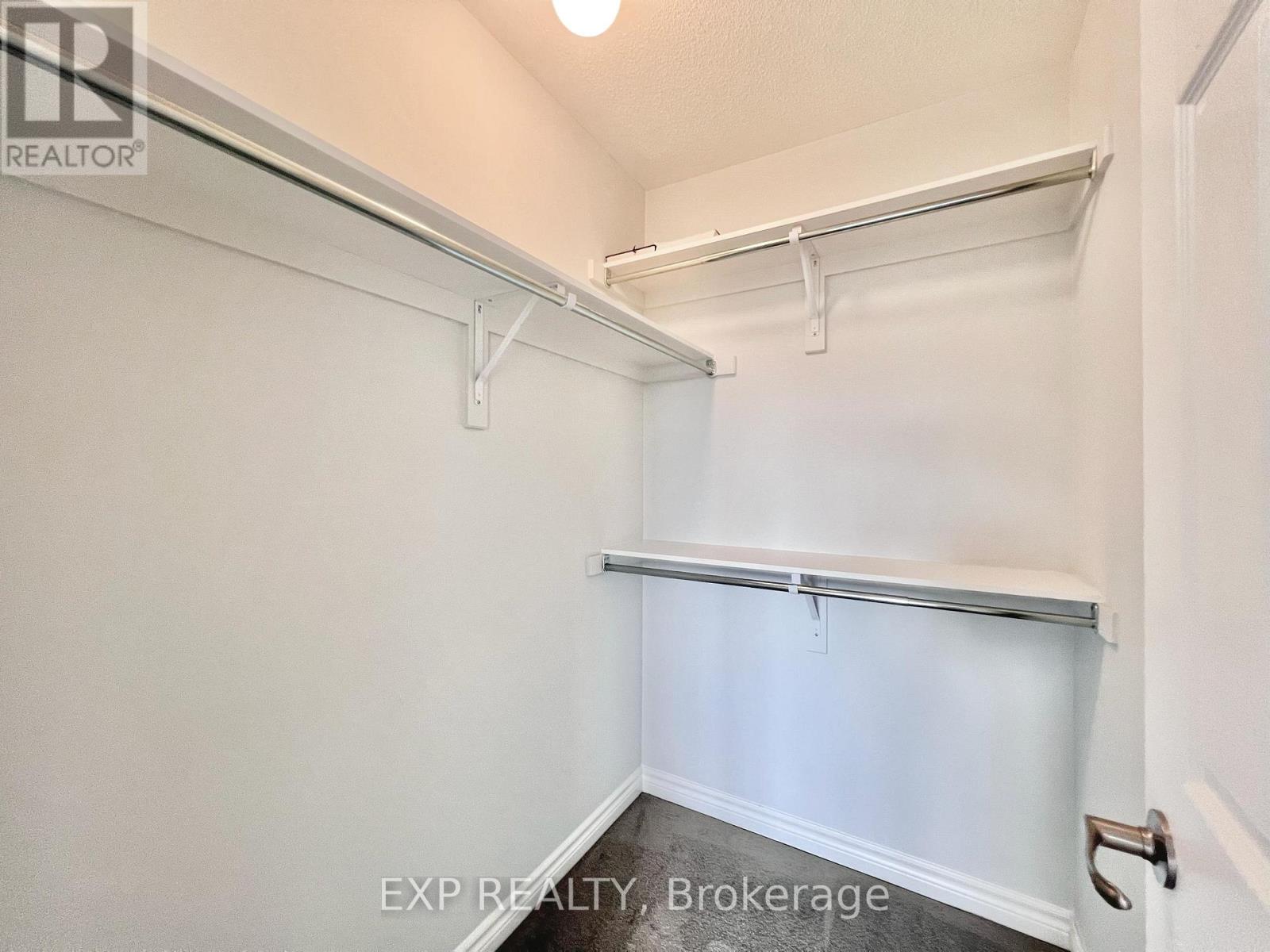 2076 Leinster Circle