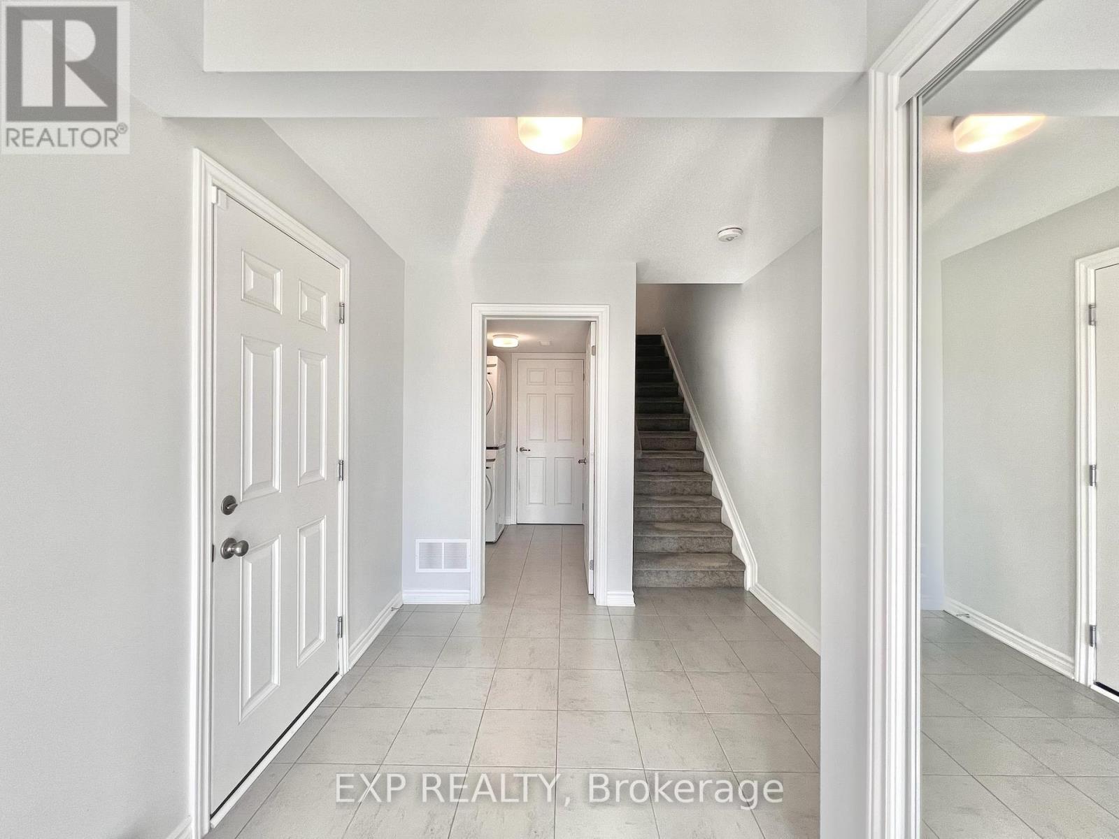 2076 Leinster Circle