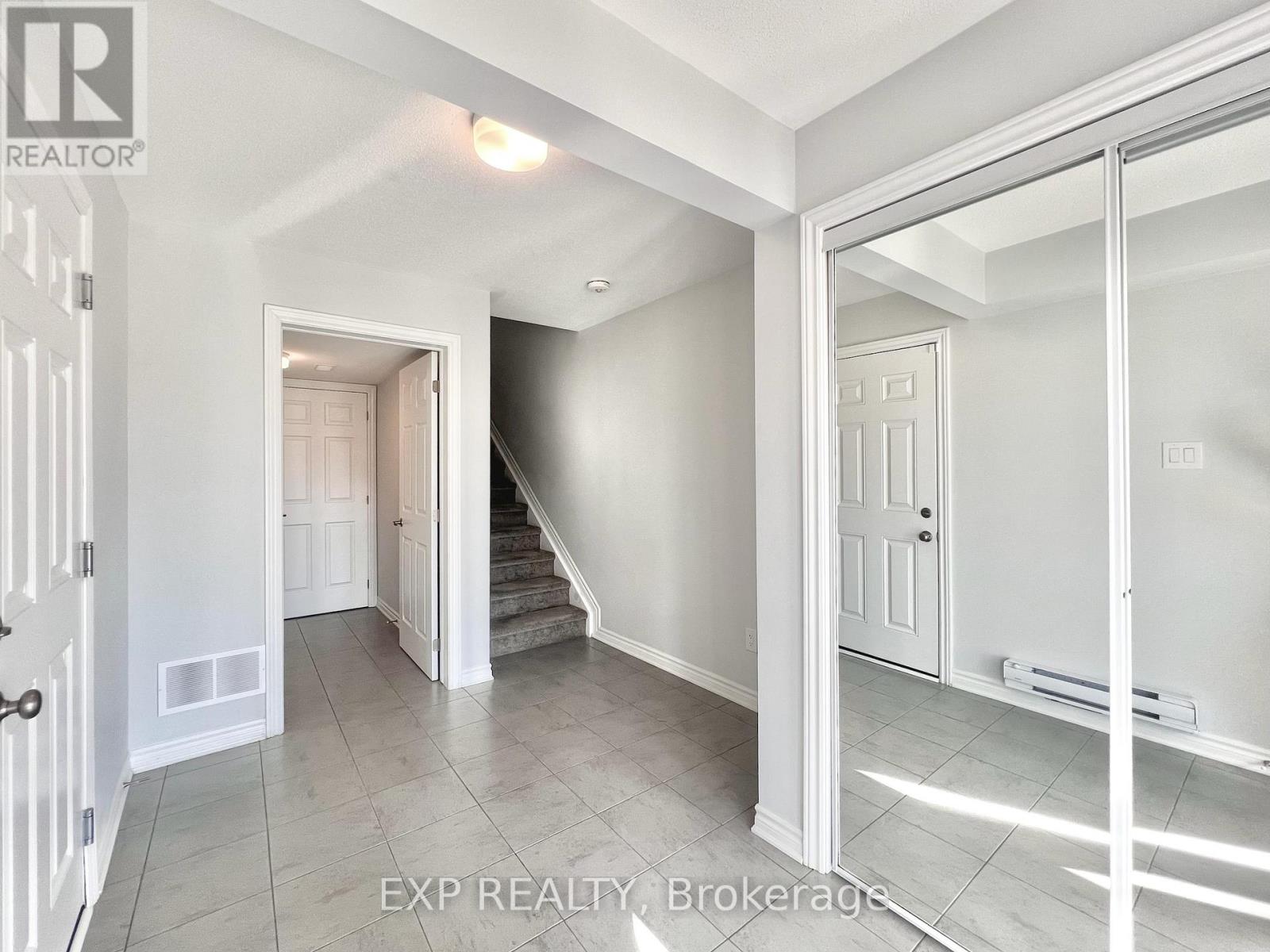 2076 Leinster Circle