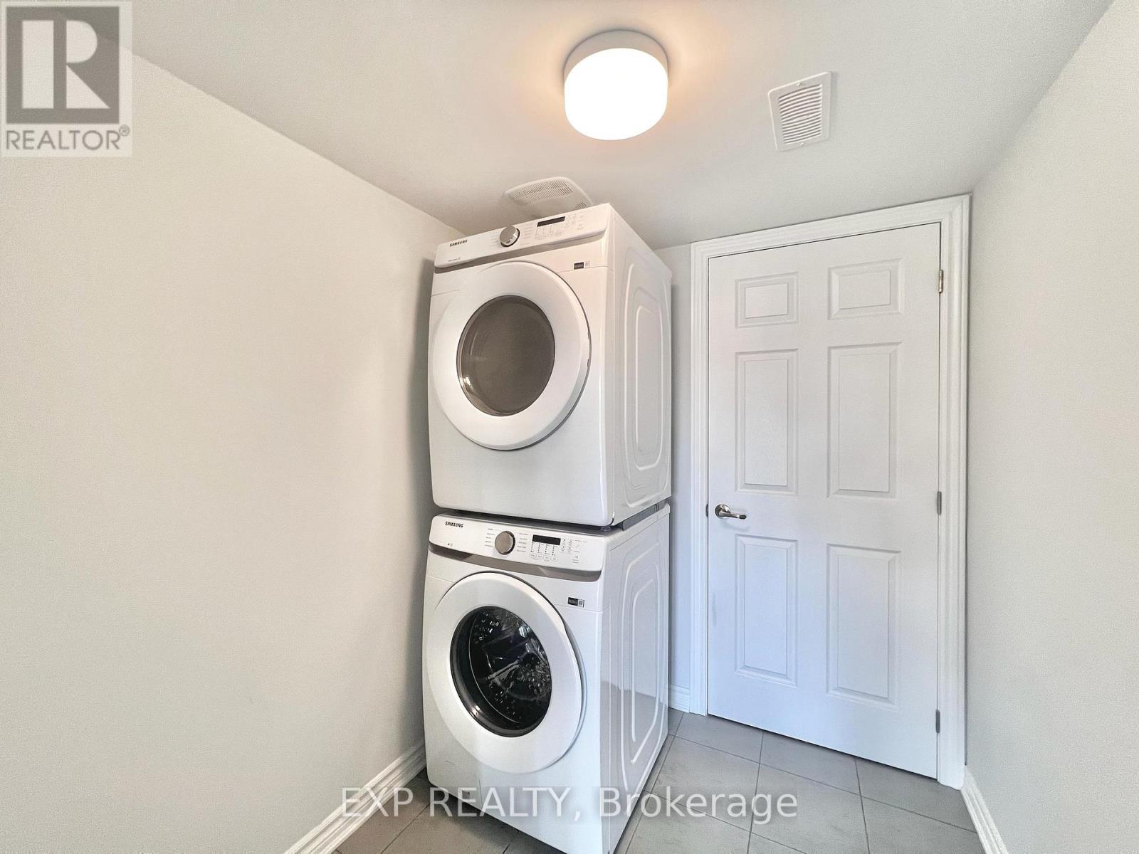 2076 Leinster Circle