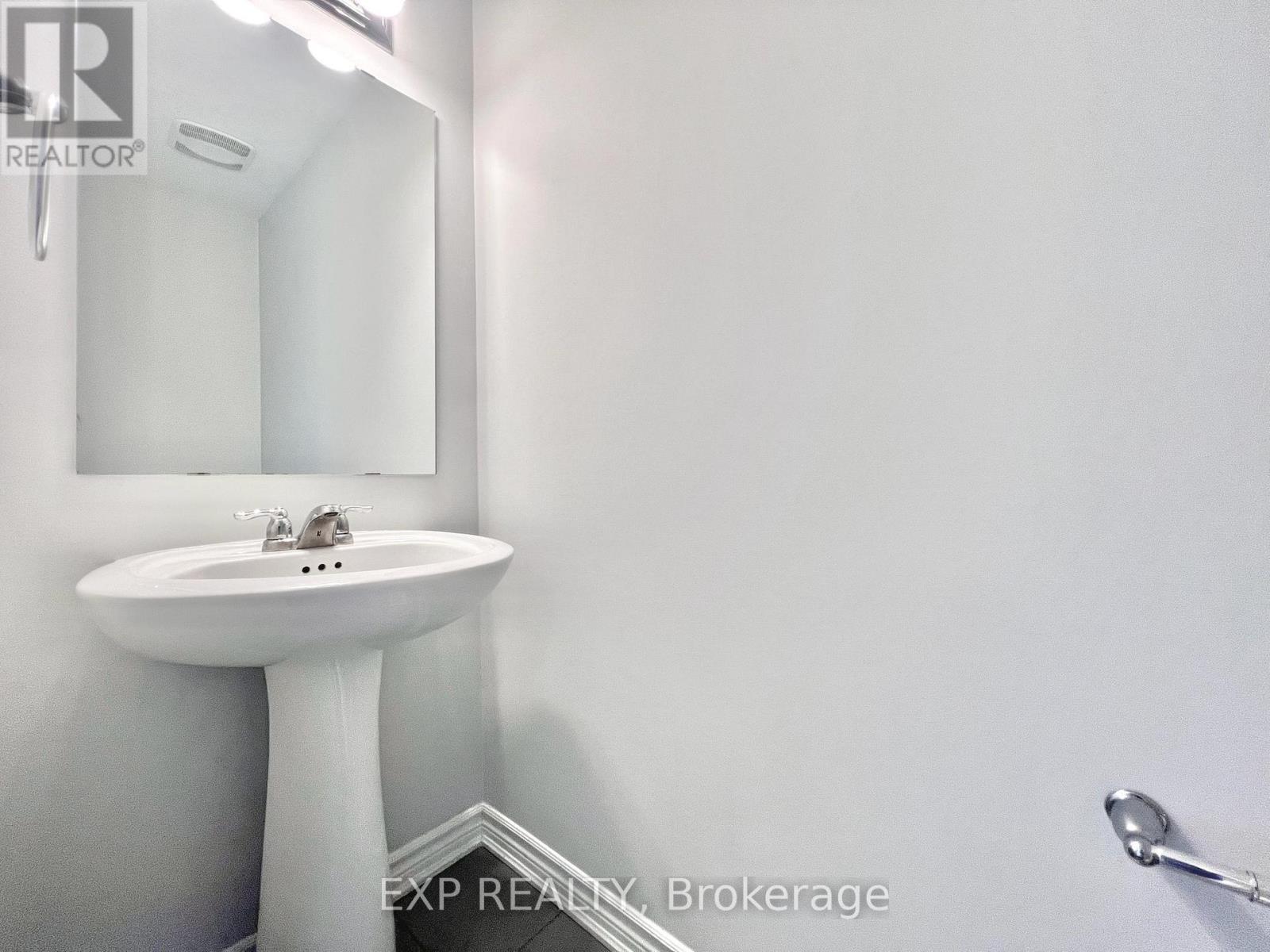 2076 Leinster Circle