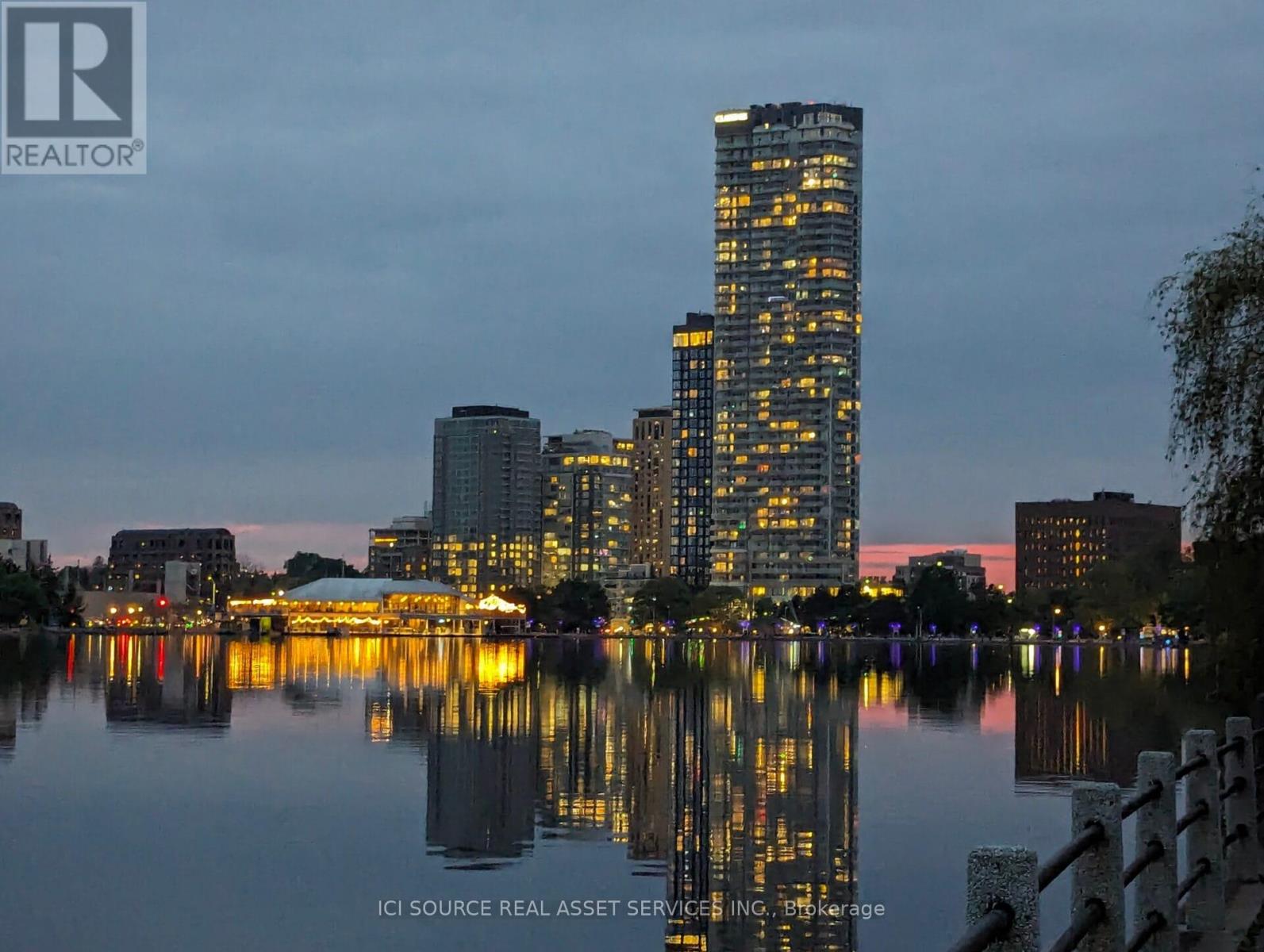 3003 - 805 Carling Avenue