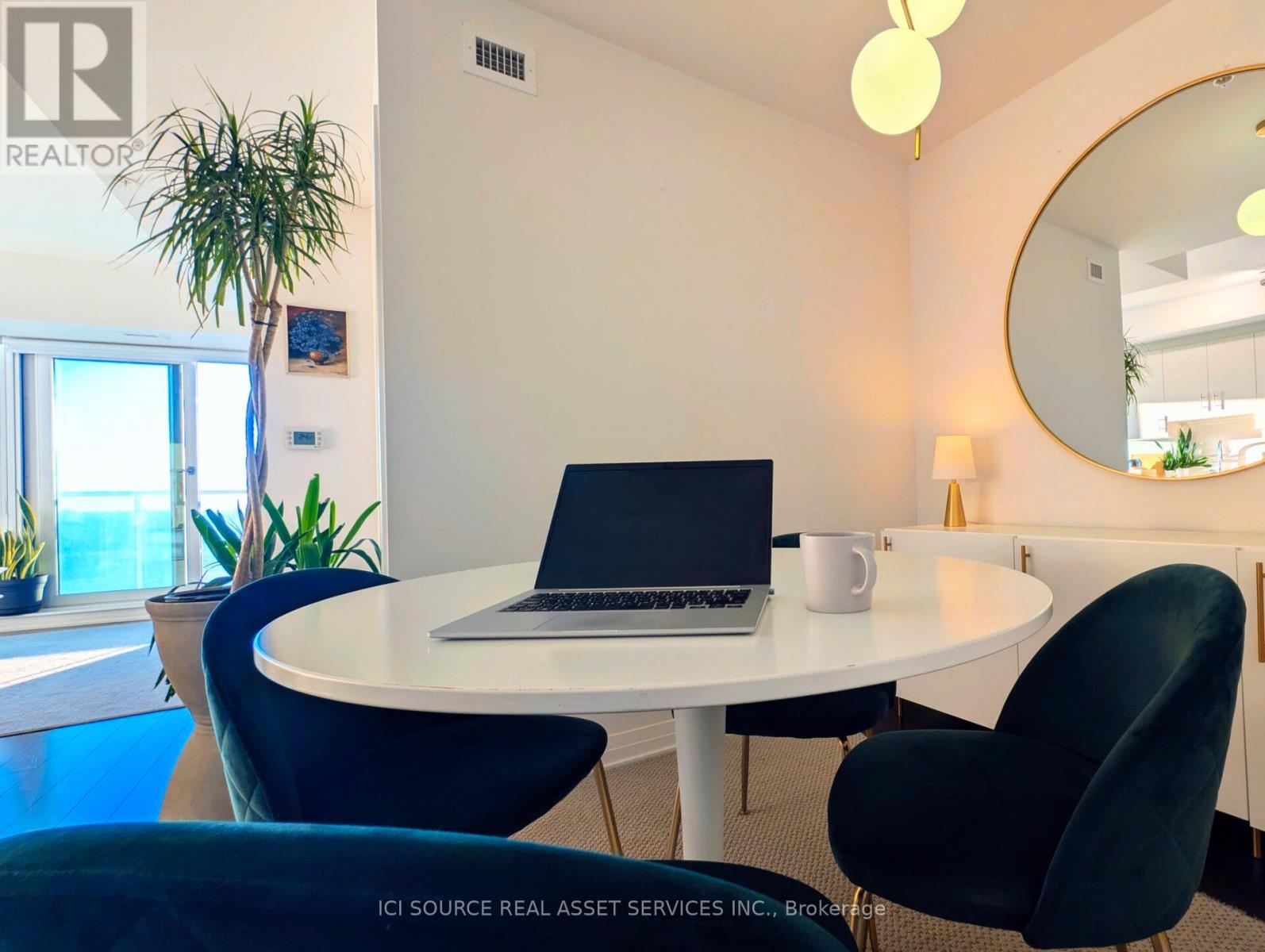 3003 - 805 Carling Avenue