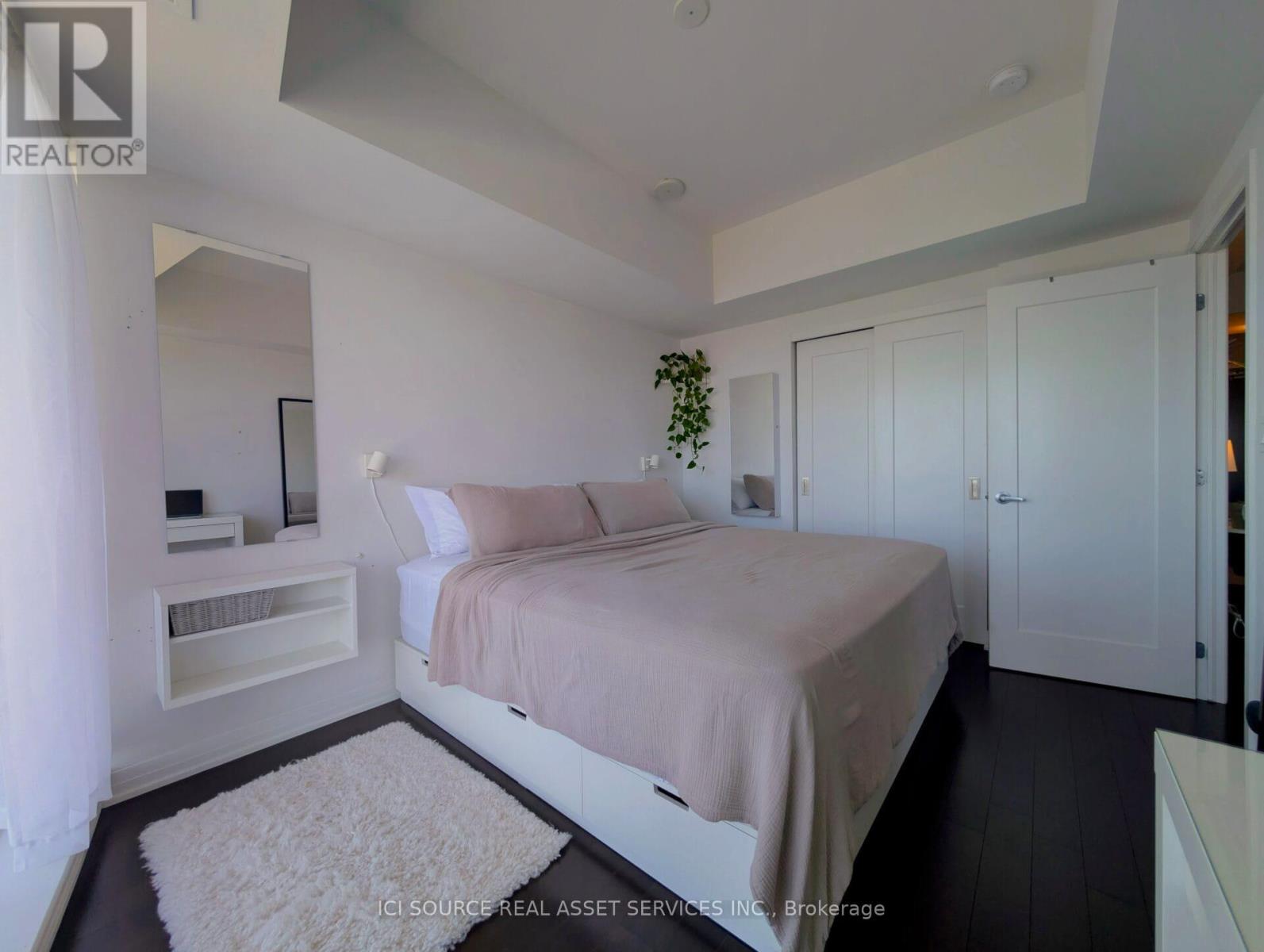 3003 - 805 Carling Avenue