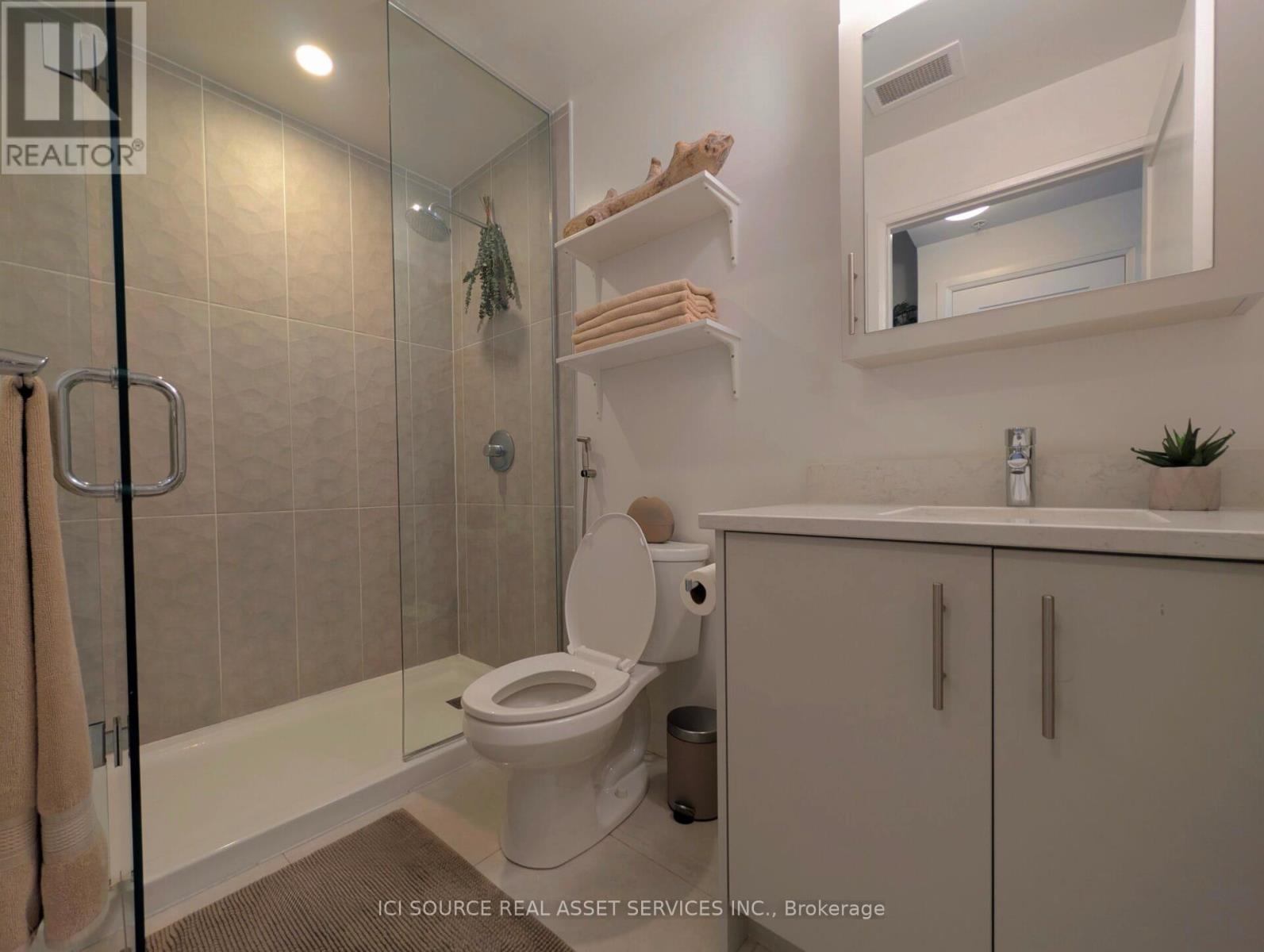 3003 - 805 Carling Avenue