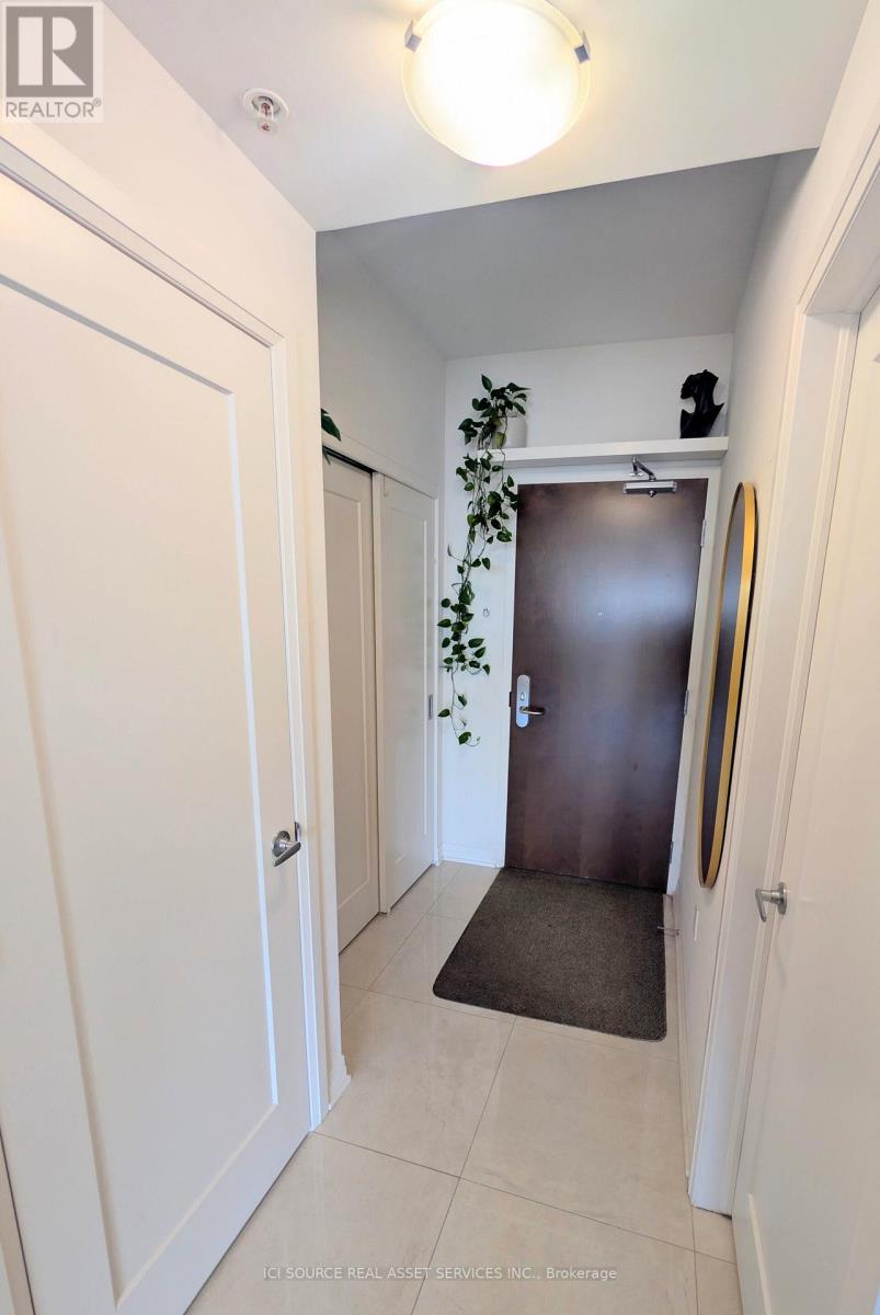 3003 - 805 Carling Avenue