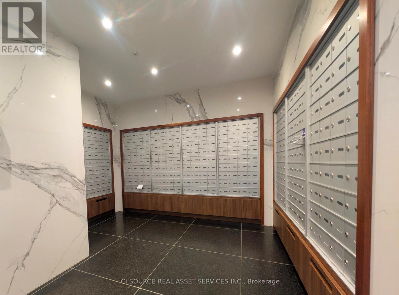 3003 - 805 Carling Avenue