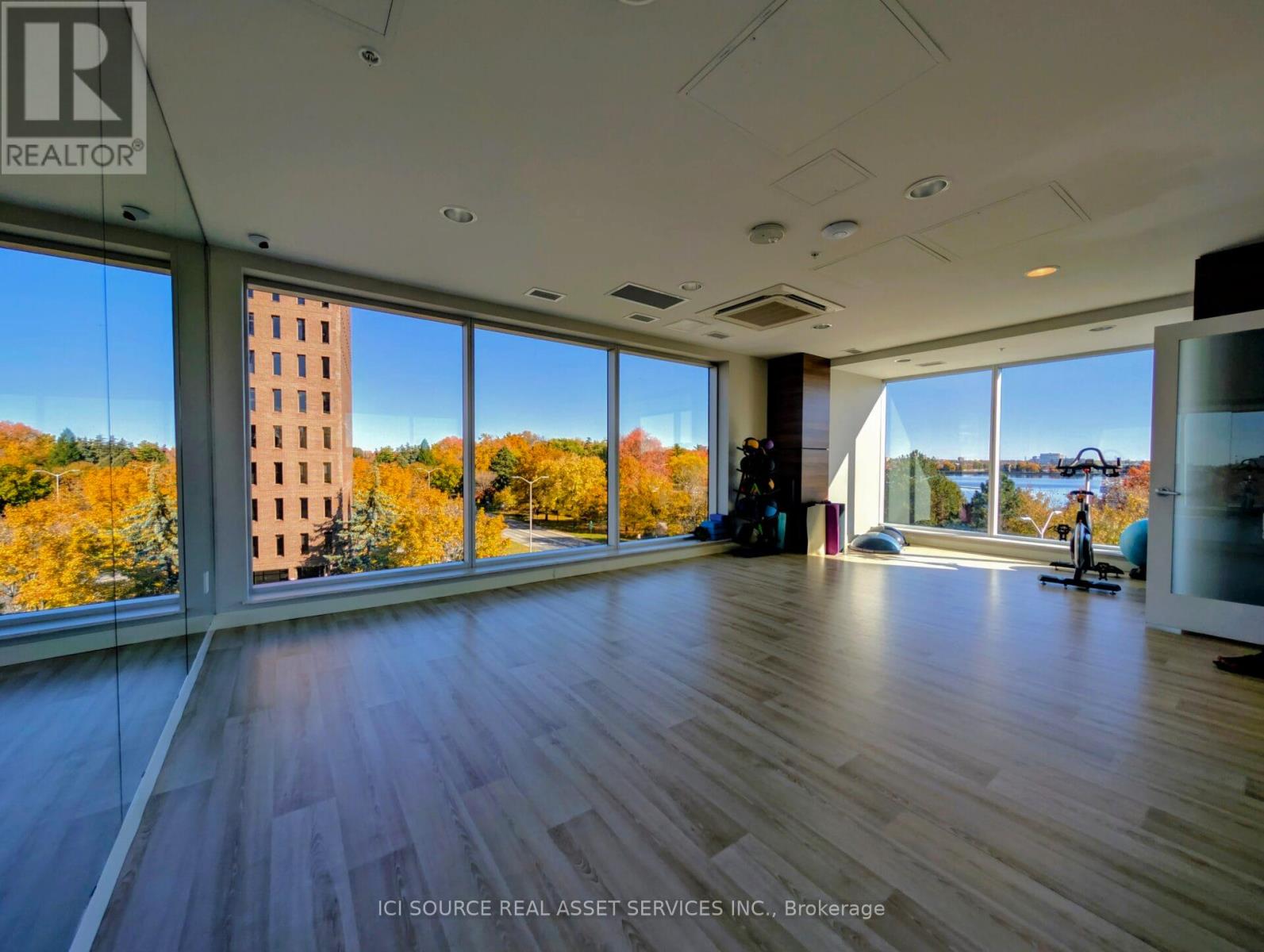 3003 - 805 Carling Avenue