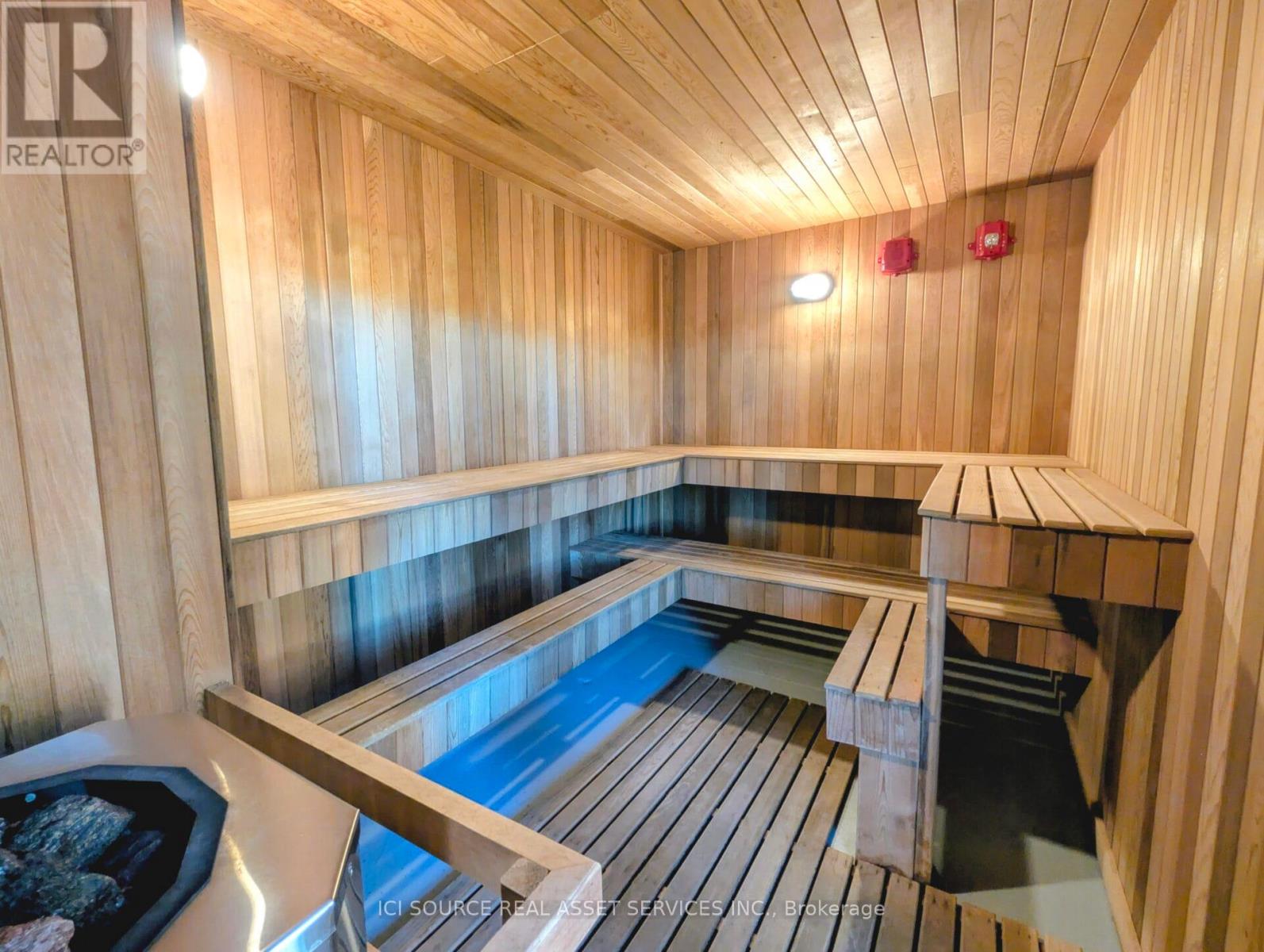 3003 - 805 Carling Avenue