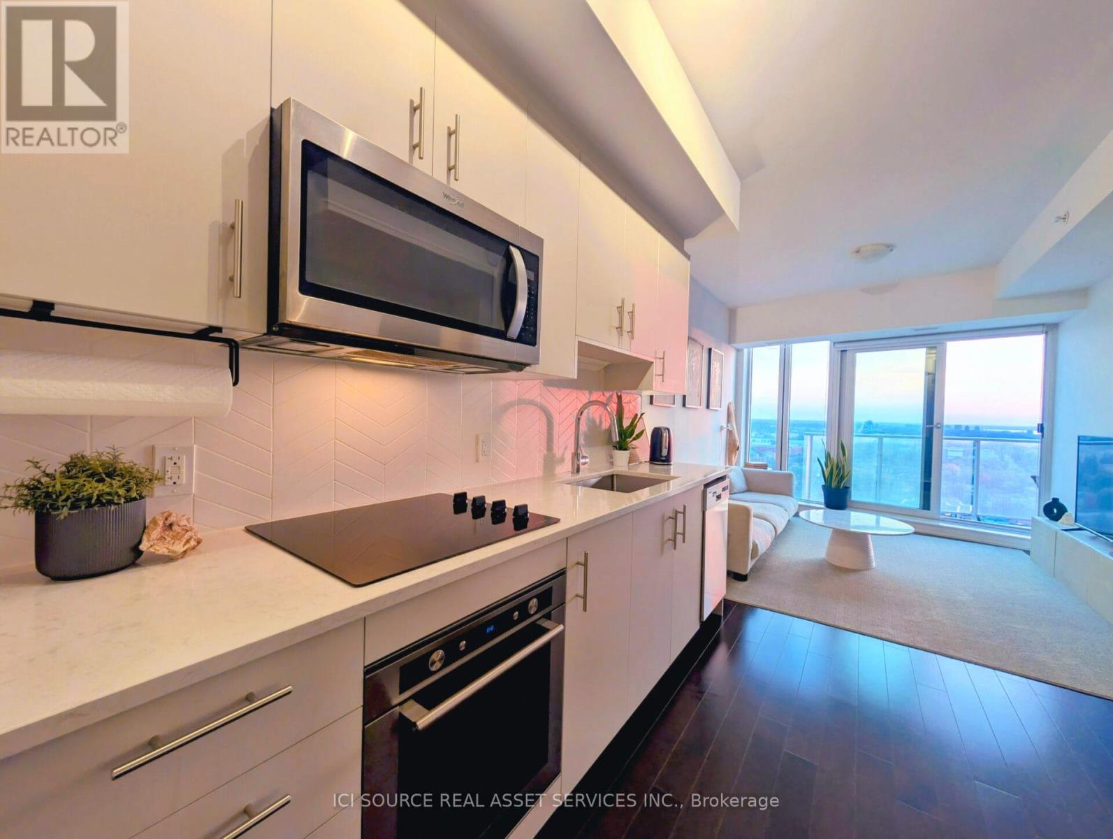 3003 - 805 Carling Avenue