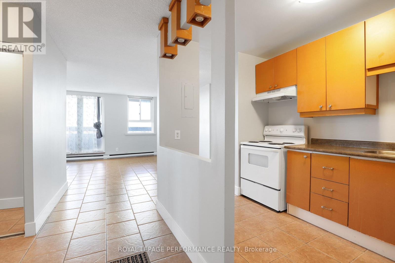 810 - 2020 Jasmine Crescent