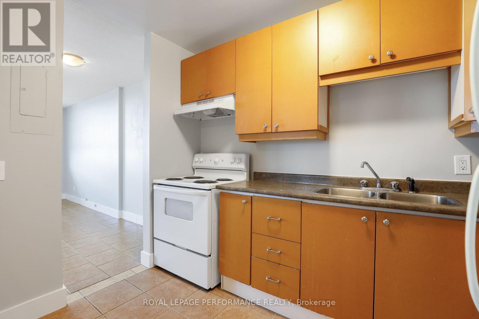 810 - 2020 Jasmine Crescent