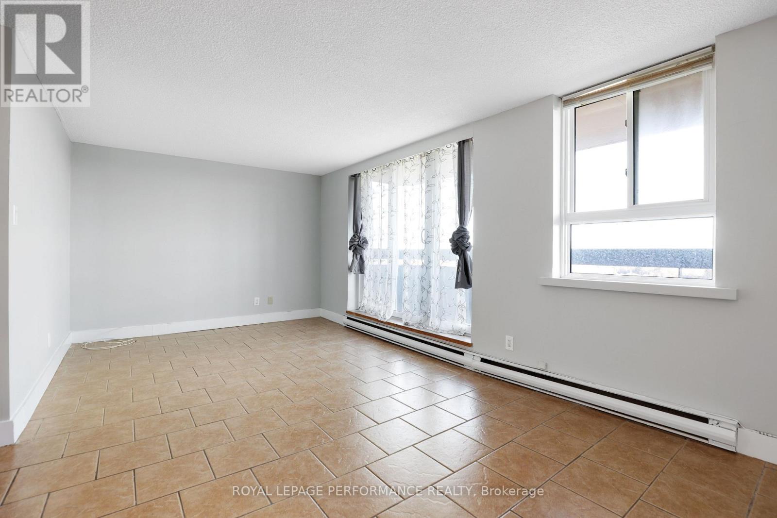 810 - 2020 Jasmine Crescent