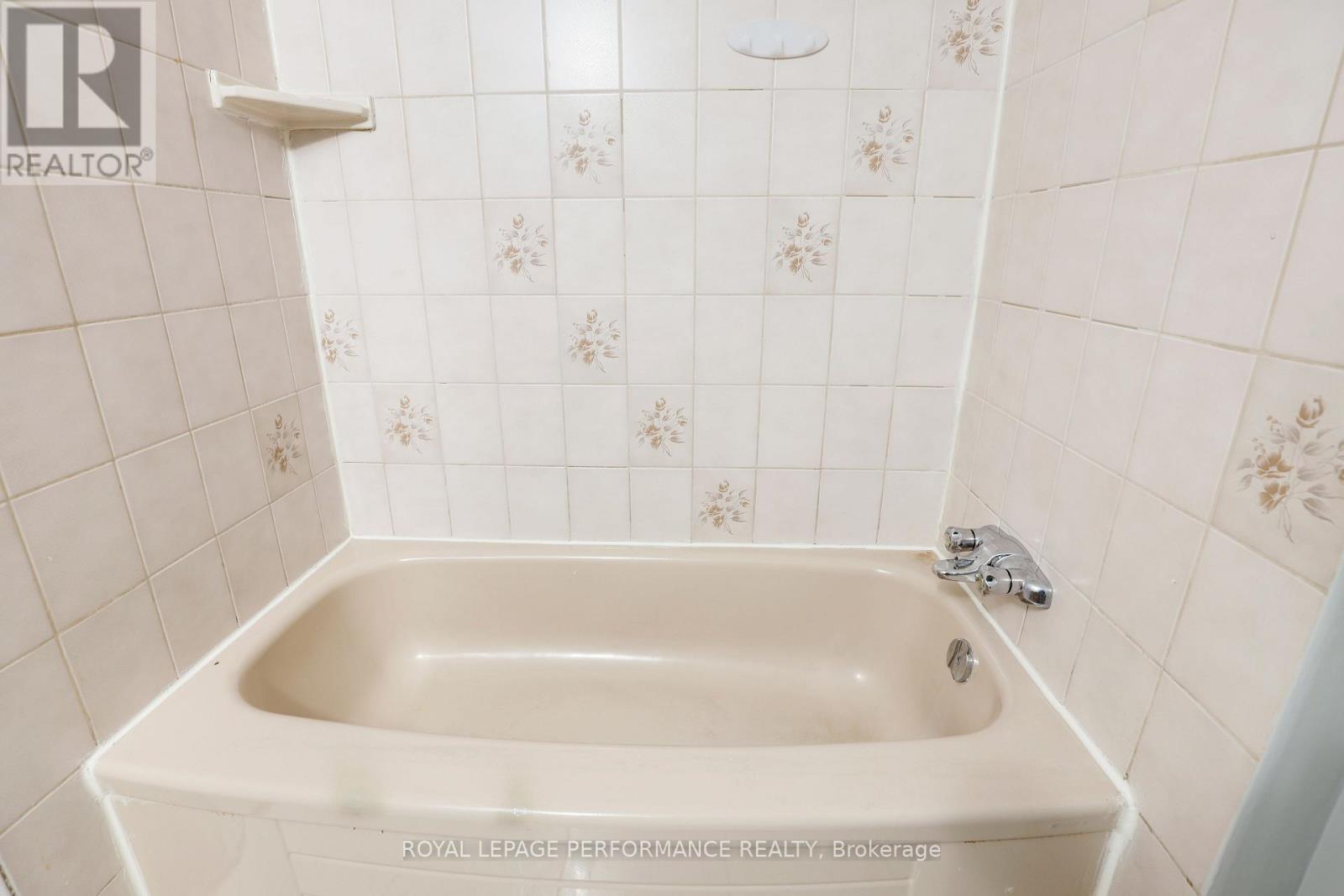 810 - 2020 Jasmine Crescent