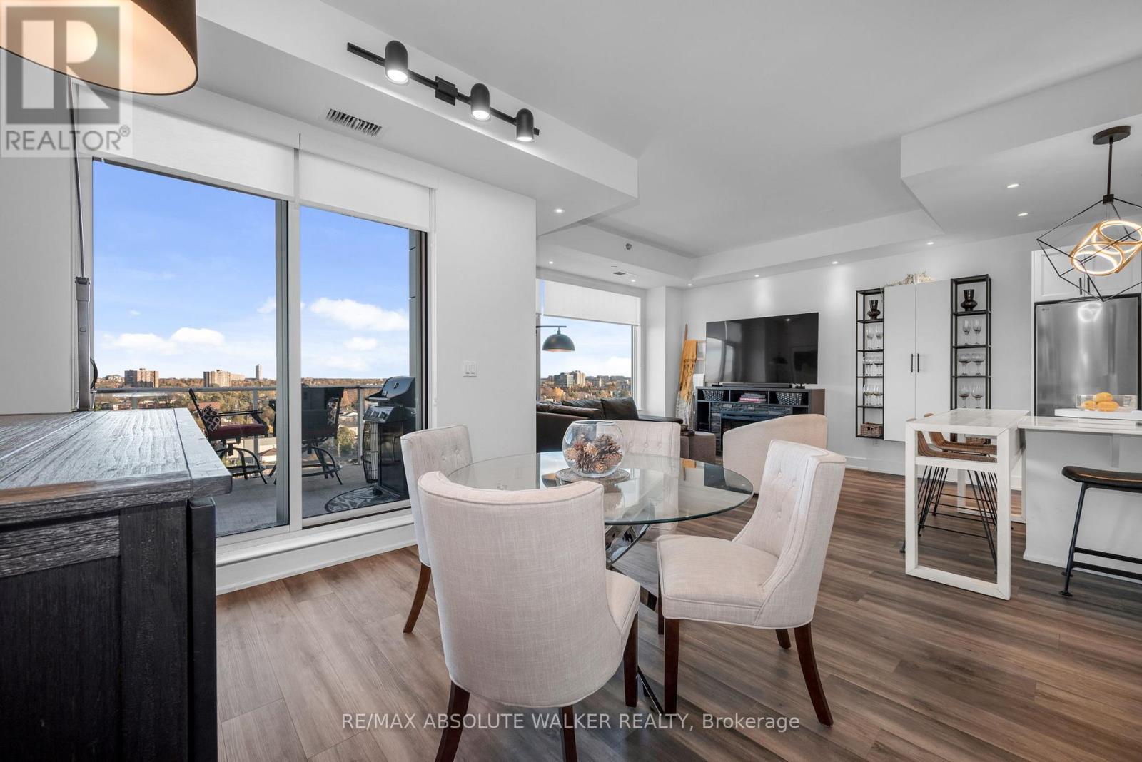 1006 - 7 Marquette Avenue