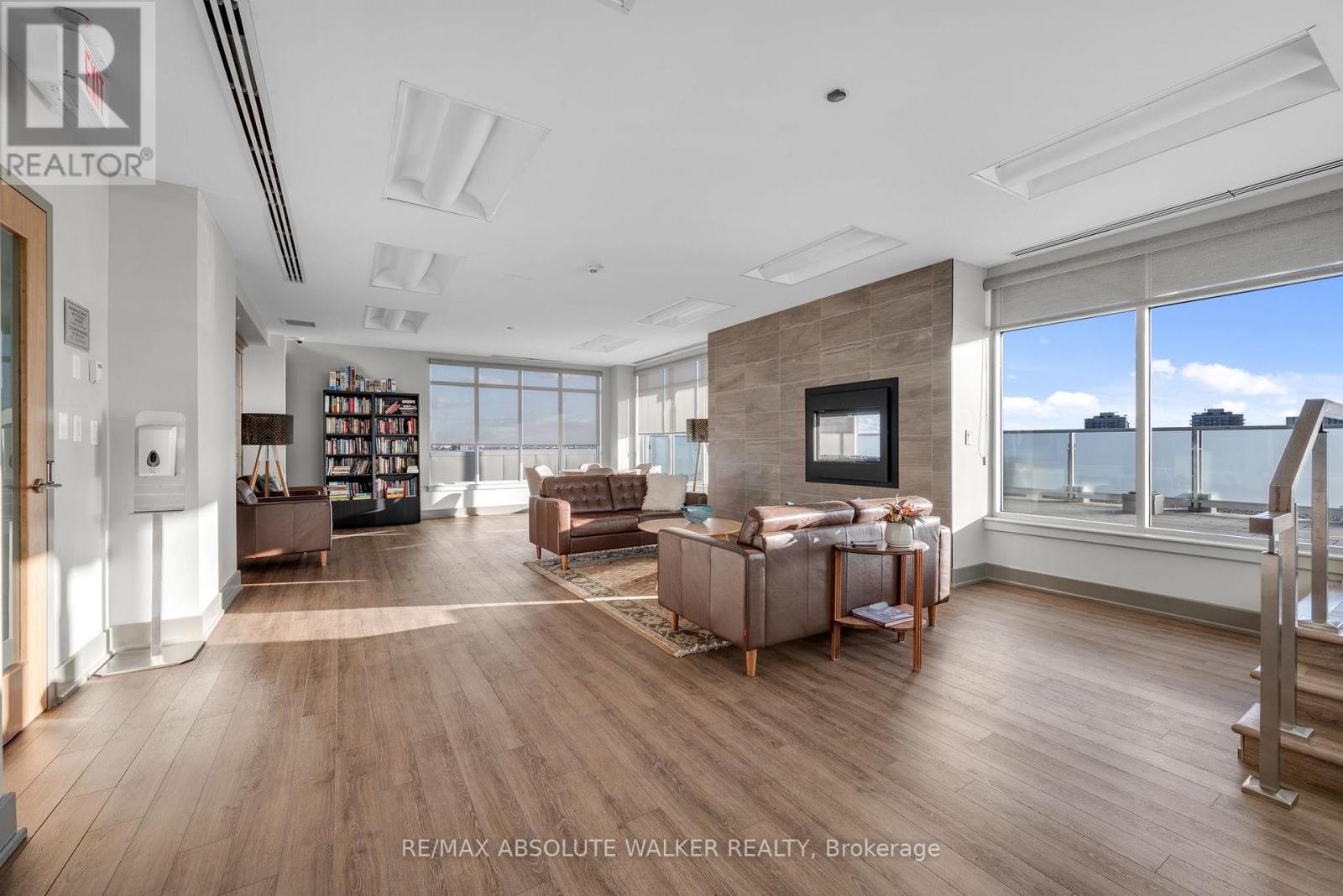 1006 - 7 Marquette Avenue