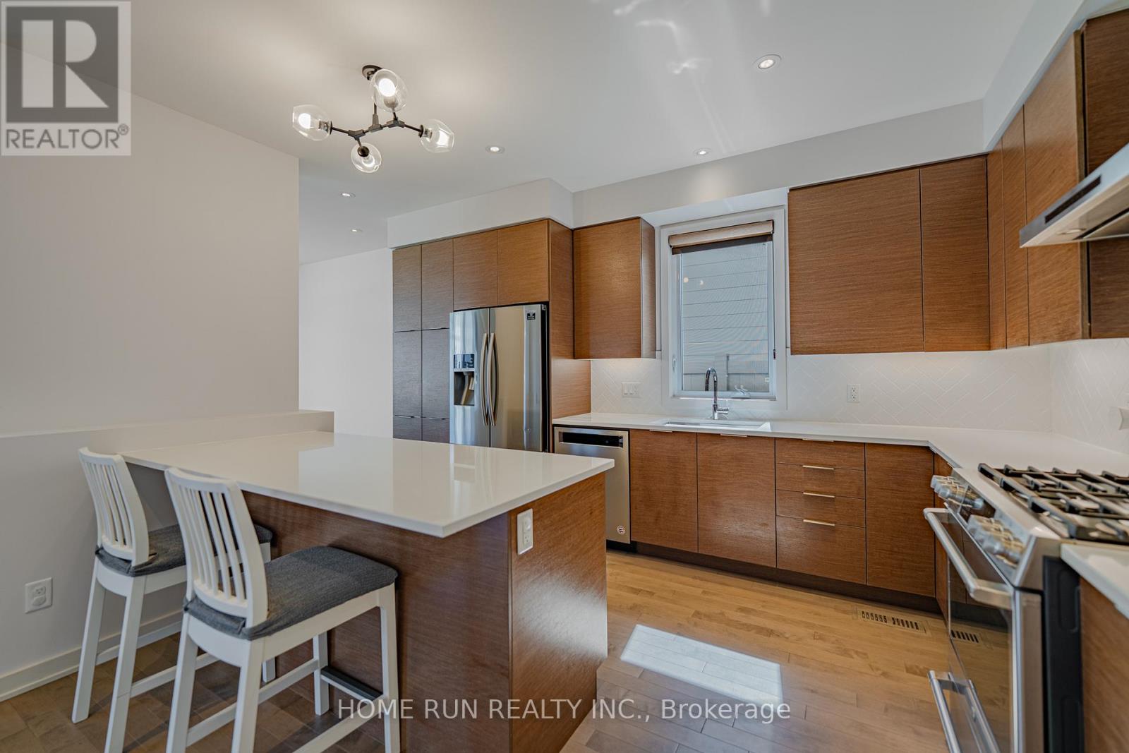 899 Ralph Hennessy Avenue