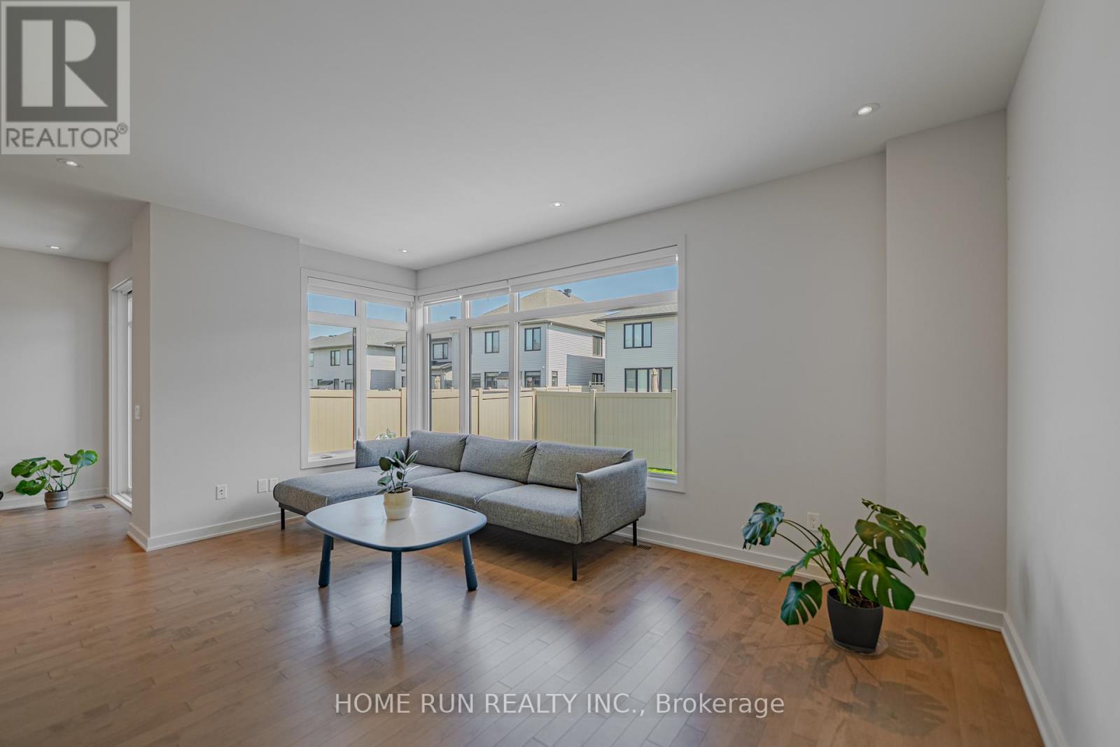 899 Ralph Hennessy Avenue