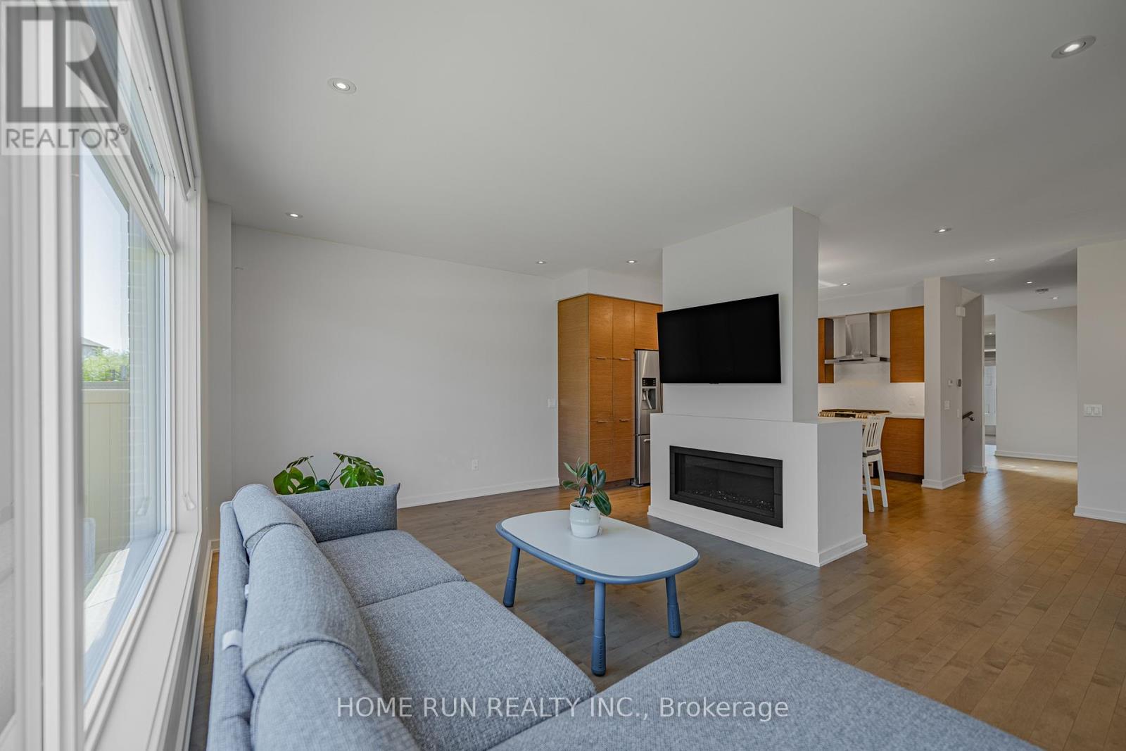 899 Ralph Hennessy Avenue