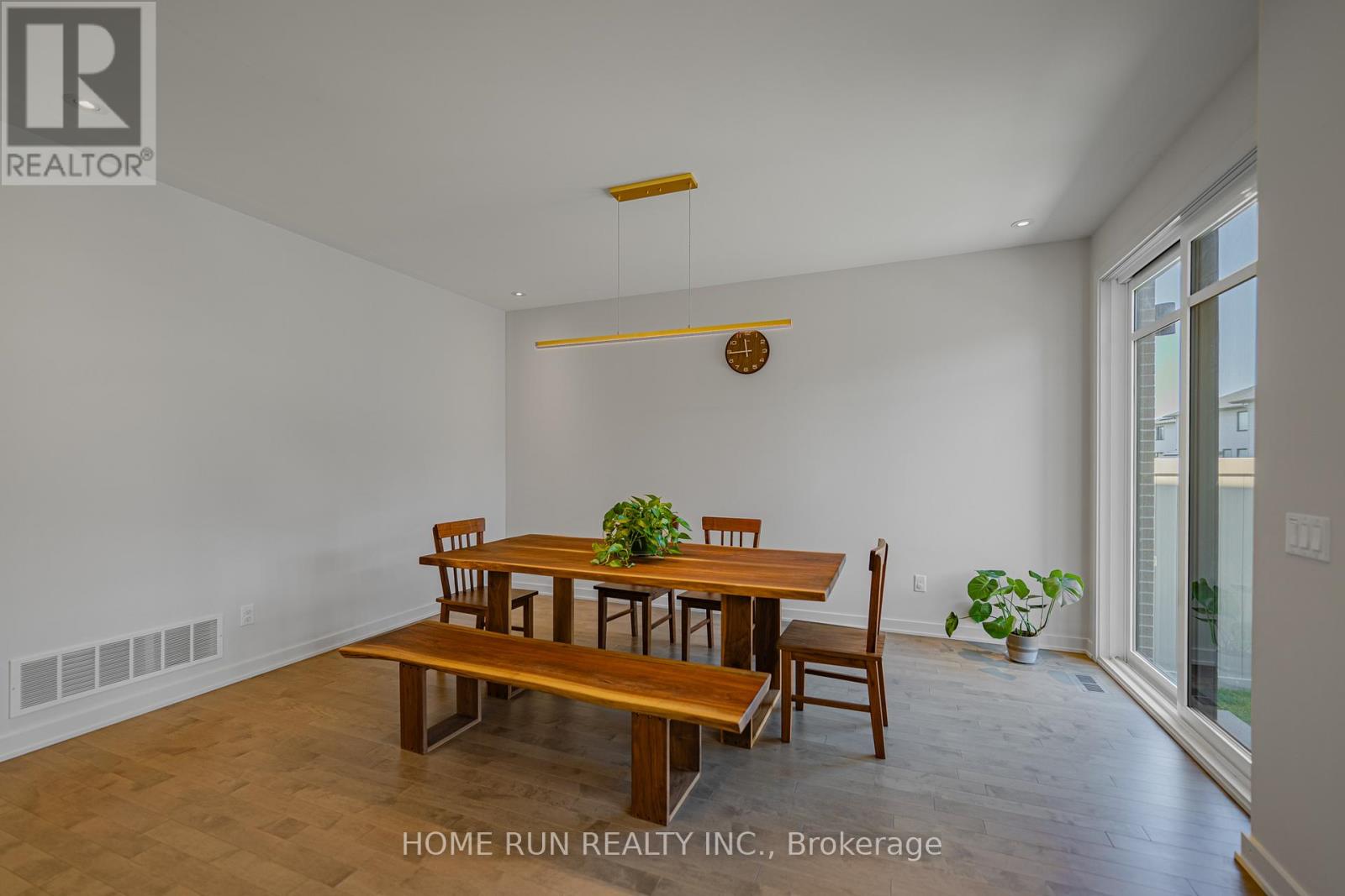 899 Ralph Hennessy Avenue