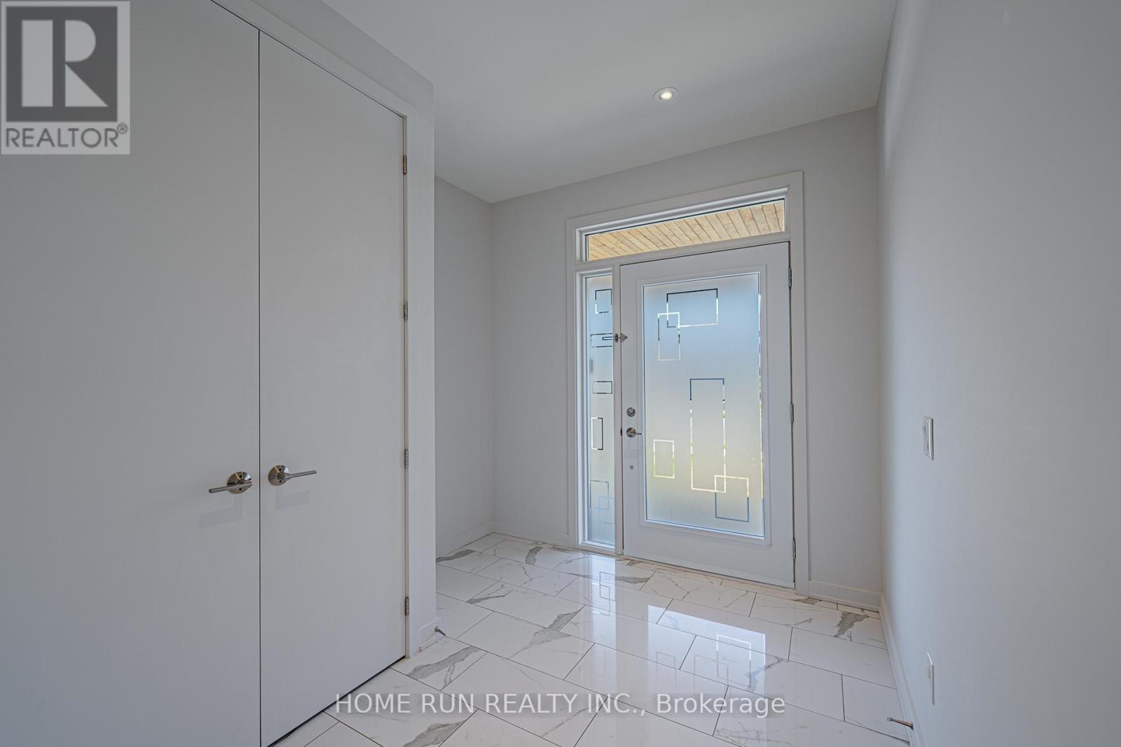 899 Ralph Hennessy Avenue