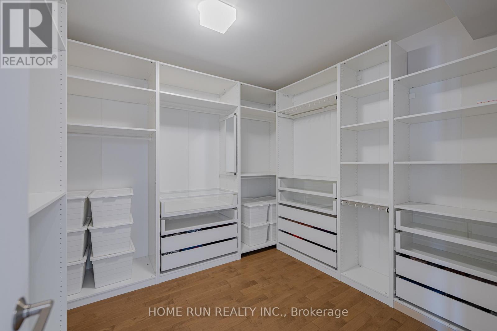 899 Ralph Hennessy Avenue