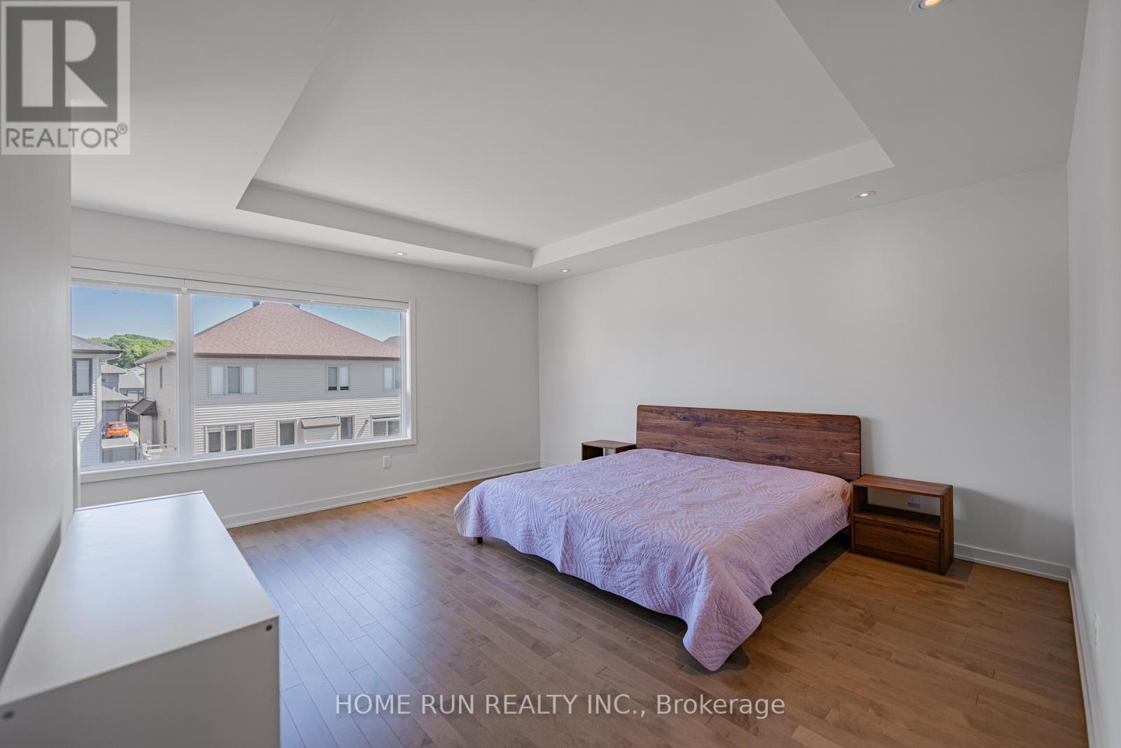 899 Ralph Hennessy Avenue