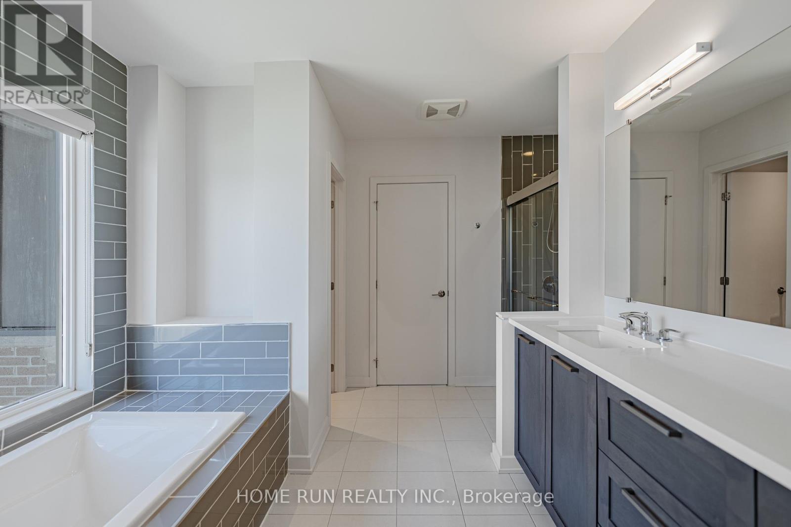 899 Ralph Hennessy Avenue