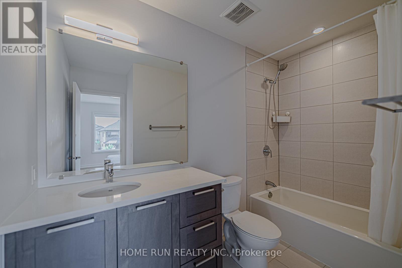 899 Ralph Hennessy Avenue