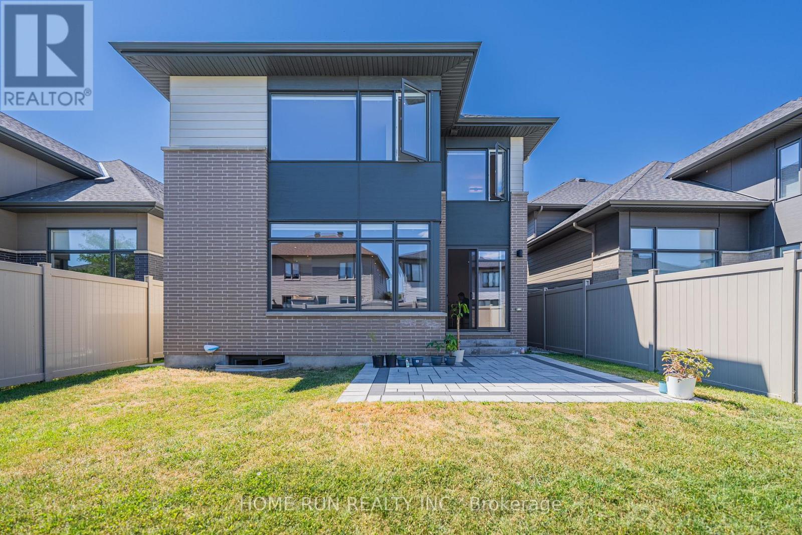 899 Ralph Hennessy Avenue