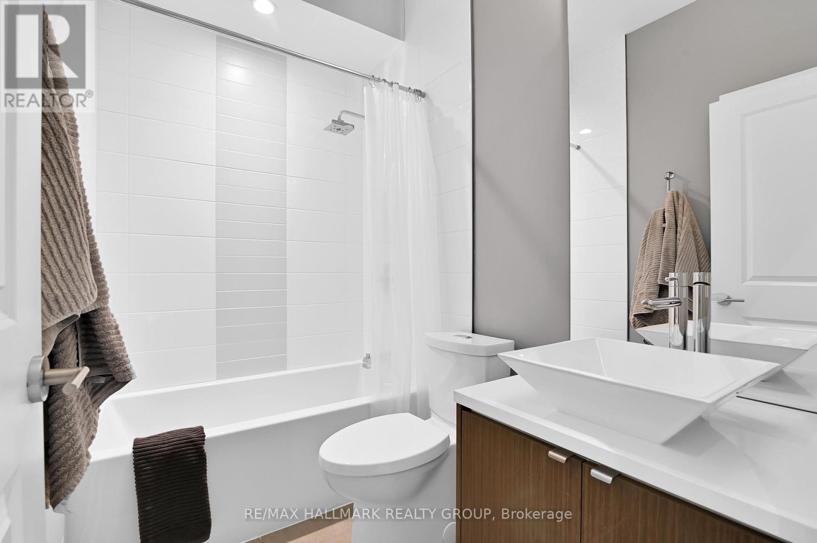 68g Stonehurst Avenue