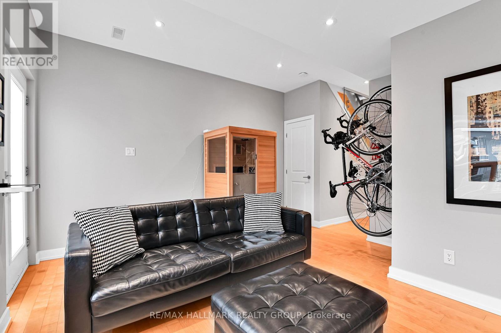 68g Stonehurst Avenue