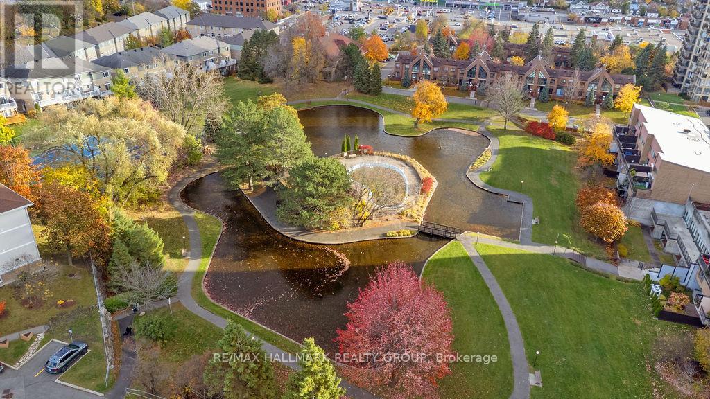 350 - 505 St Laurent Boulevard