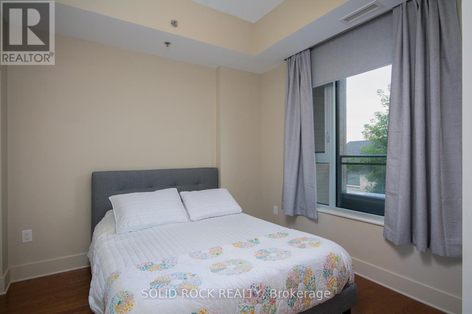 208 - 101 Richmond Road