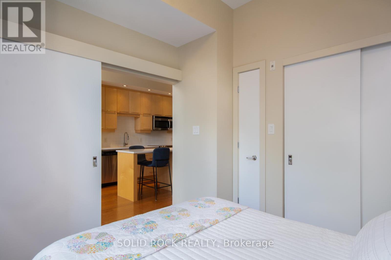 208 - 101 Richmond Road