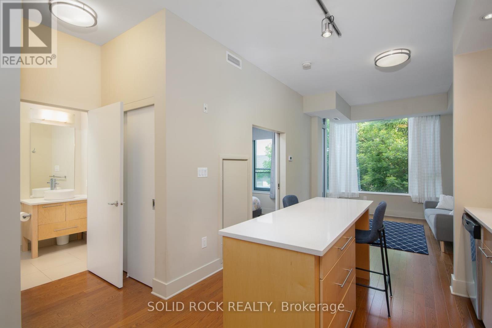 208 - 101 Richmond Road