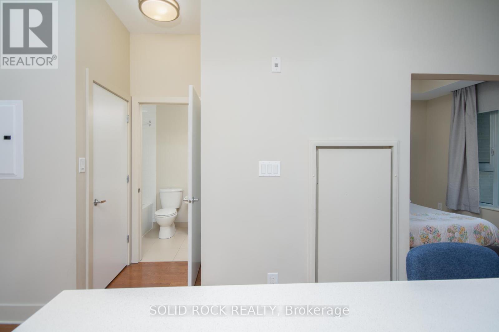 208 - 101 Richmond Road