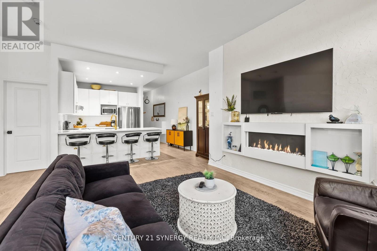 203 - 500 Claridge Drive