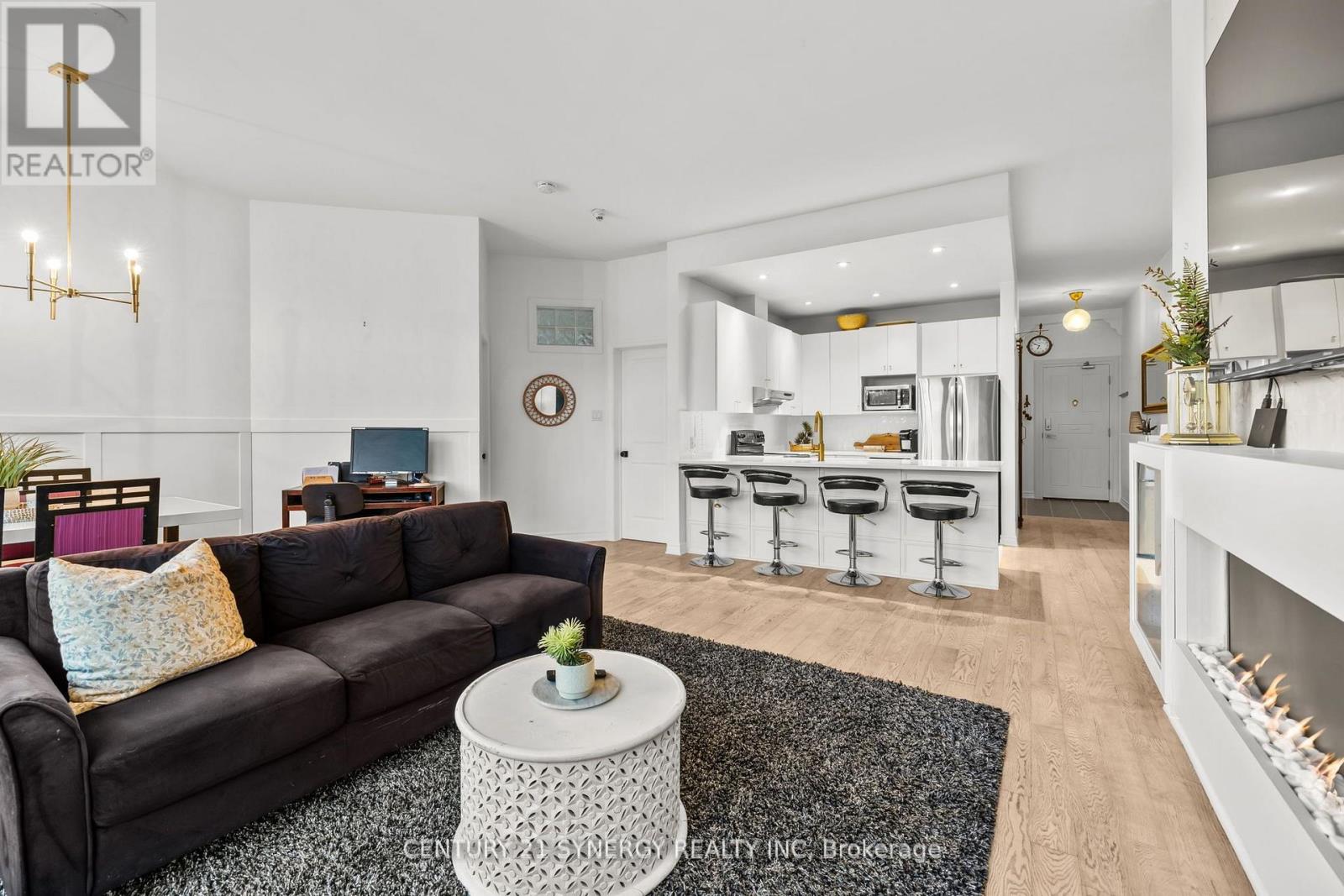 203 - 500 Claridge Drive