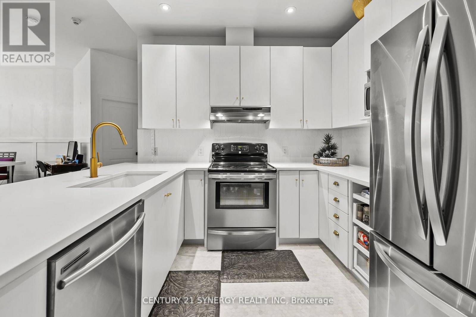 203 - 500 Claridge Drive