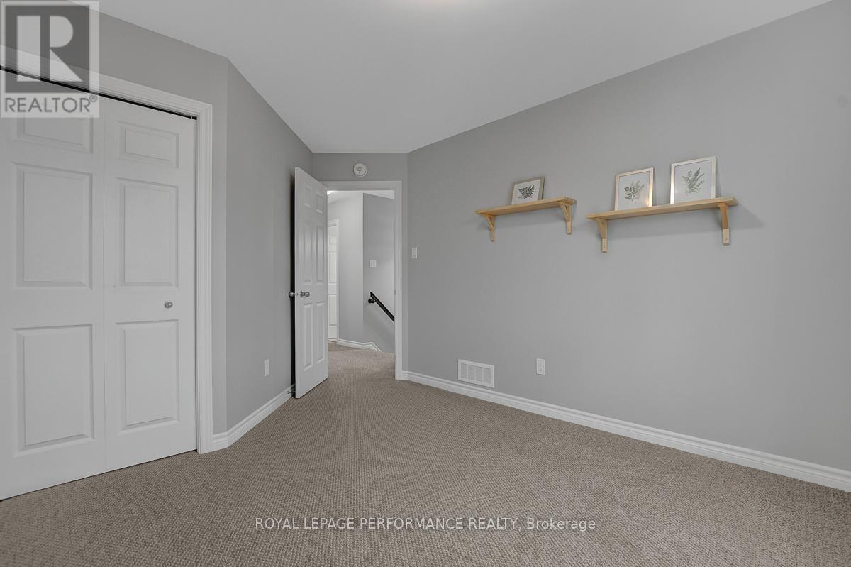 29 Meadowlark Street