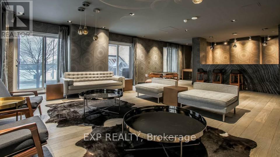 501 - 428 Sparks Street